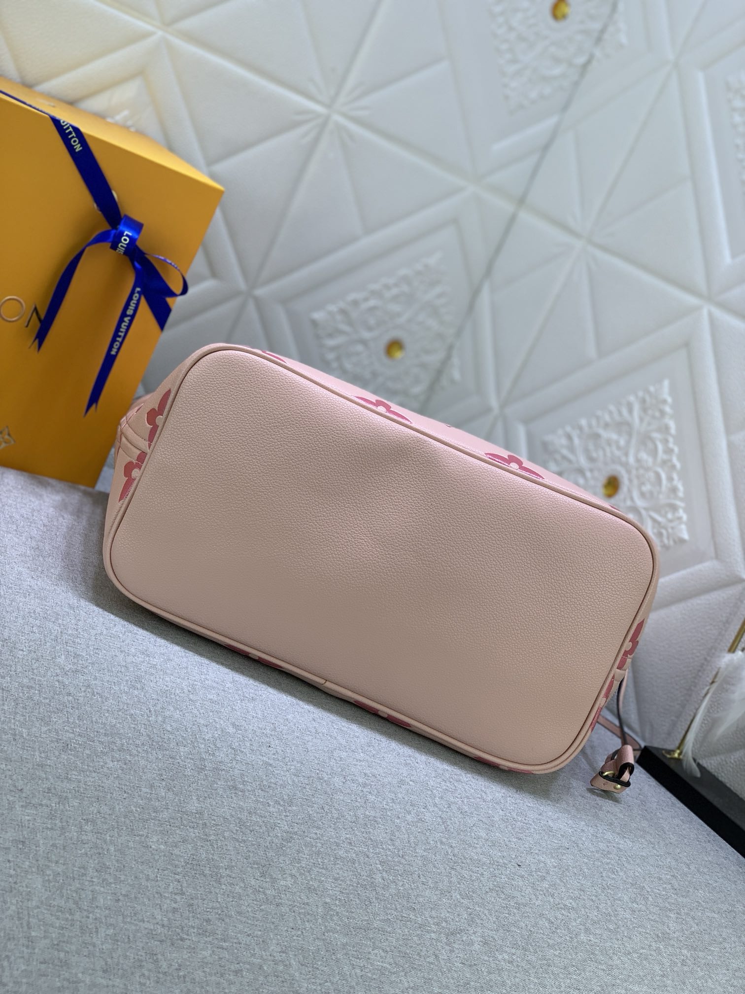 Louis Vuitton Shopping Bags 32*29*17cm