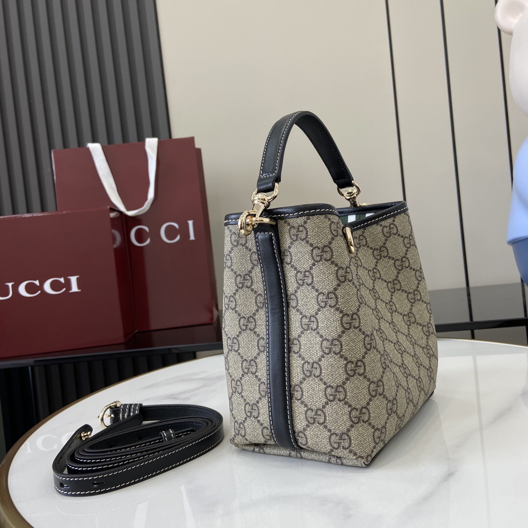 Gucci GG Emblem Women Shoulder Bags Size 20*18*11cm
