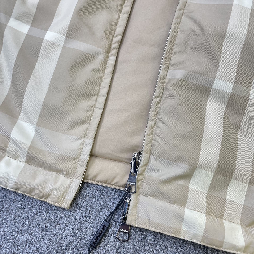 Burberry Unisex Jacket Size S-XL