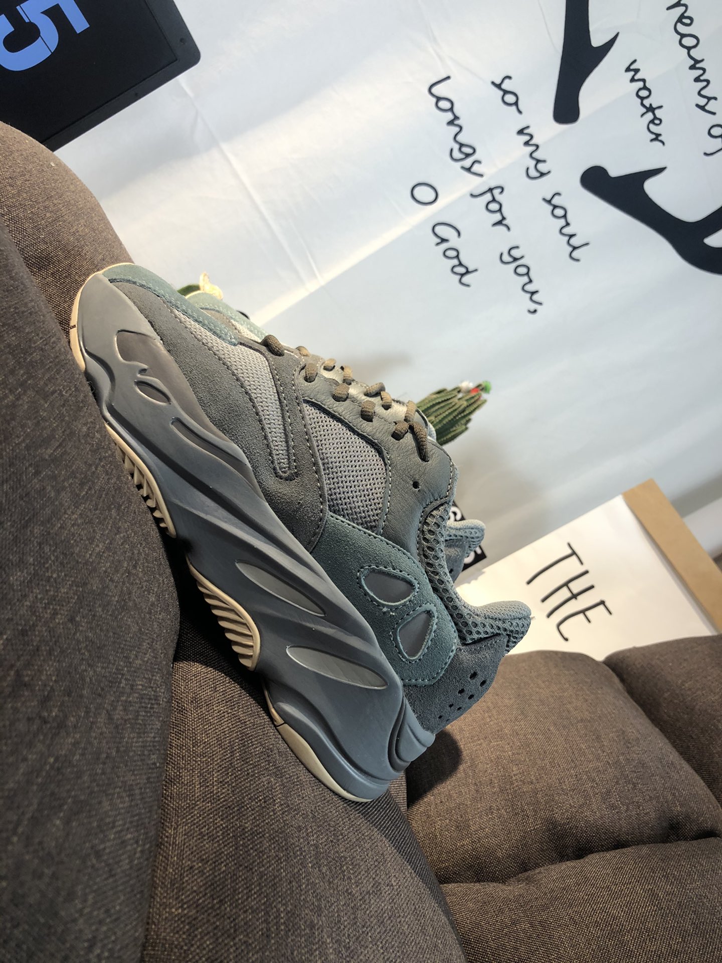 Yeezy 700 Boost Mens/Women's Sneakers Shoes 36 - 45