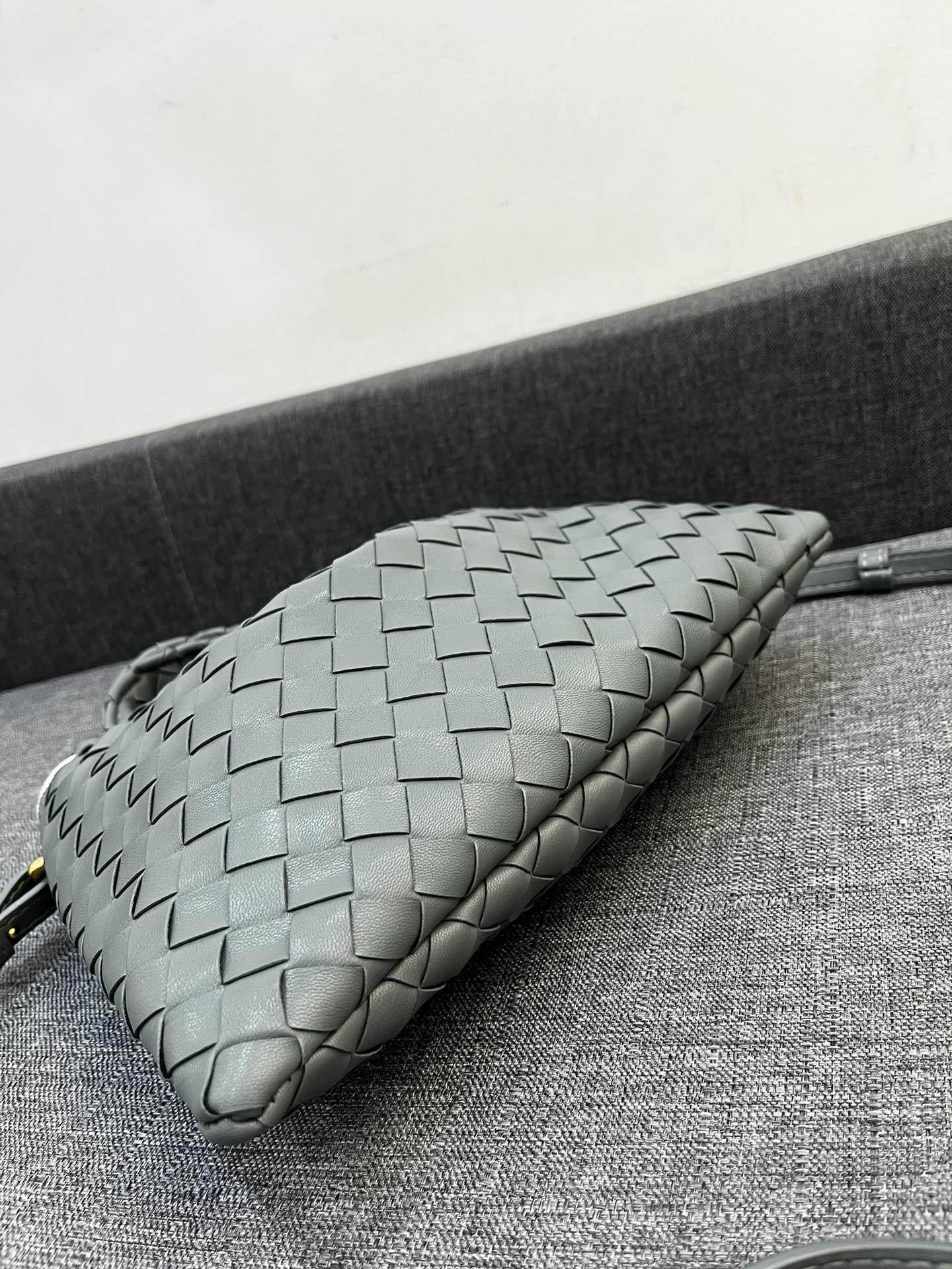 Bottega Veneta HO Shoulder Bags 28*17cm