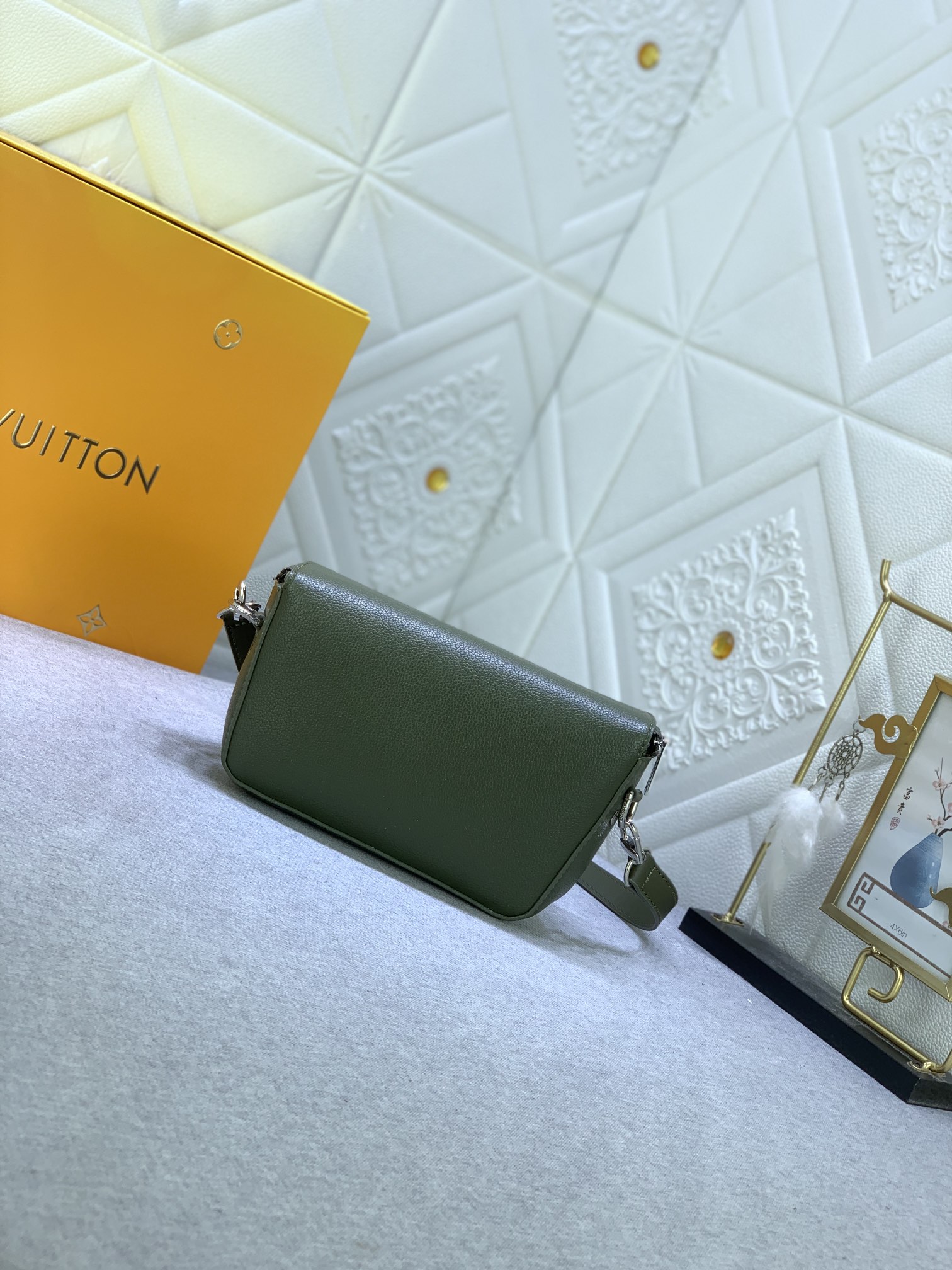 Louis Vuitton M83560 Pilot Shoulder Bags Size 20*12*5cm