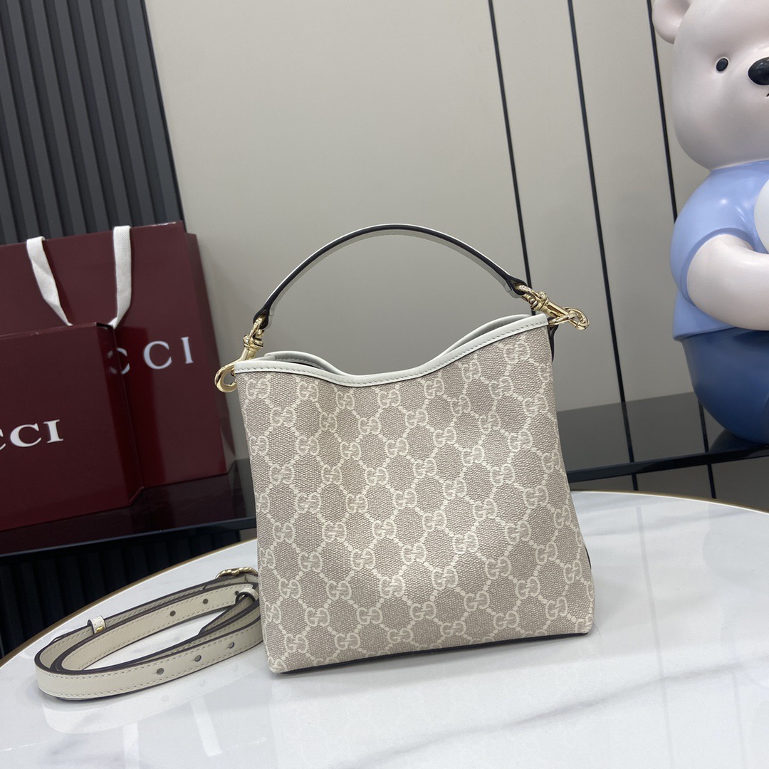 Gucci GG Emblem Women Shoulder Bags Size 20*18*11cm