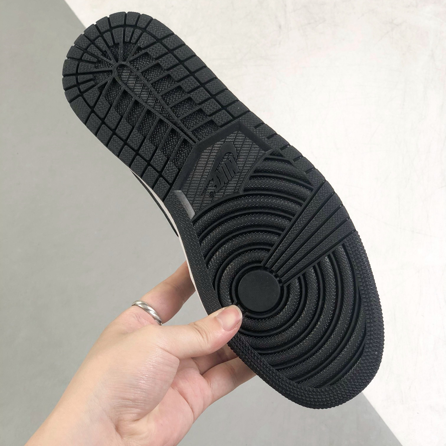 Nike Air Jordan 1 High Top Sneakers Shoes Gr. 36-46