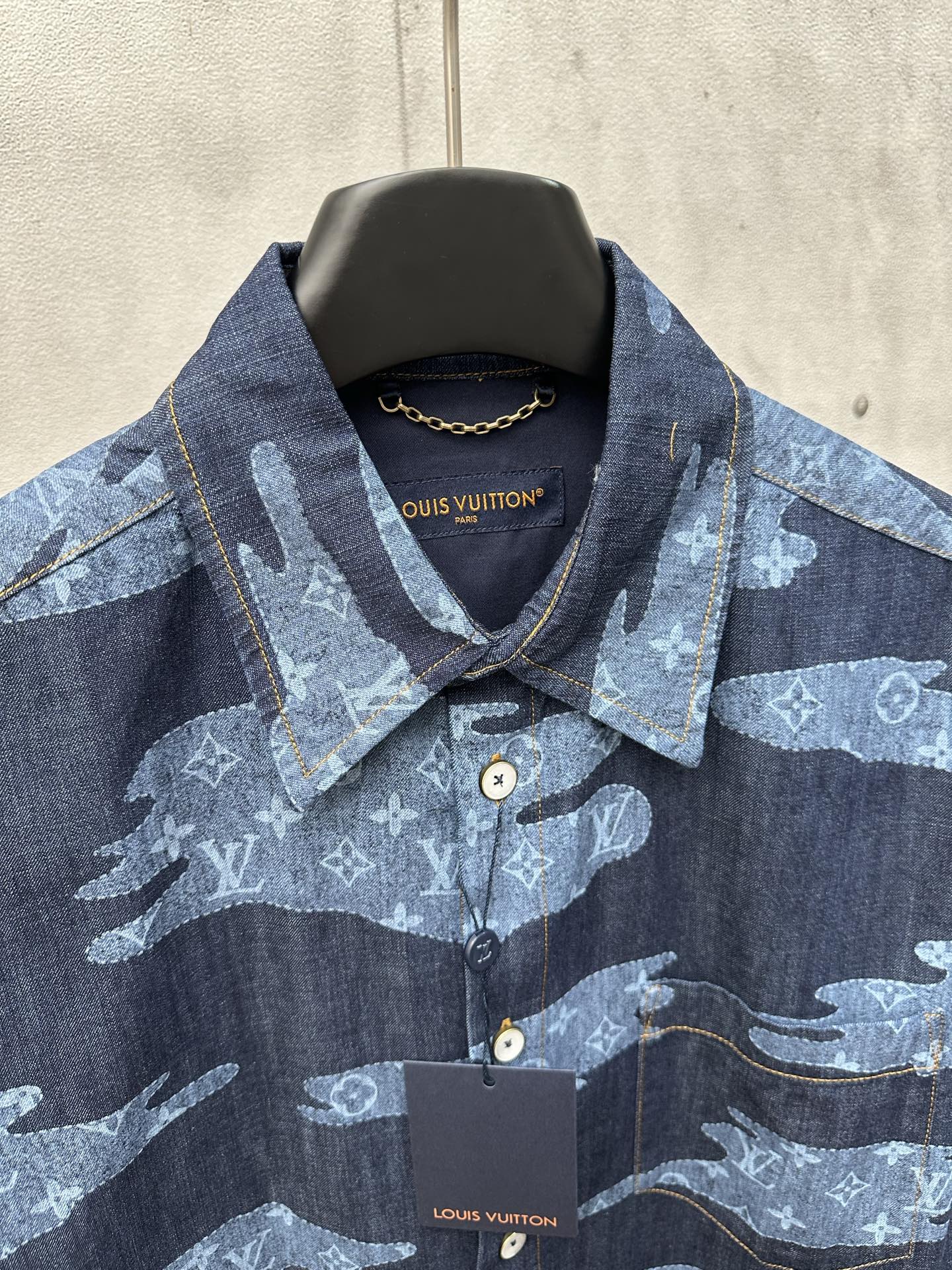 Louis Vuitton Unisex T Shirt Size S-XL