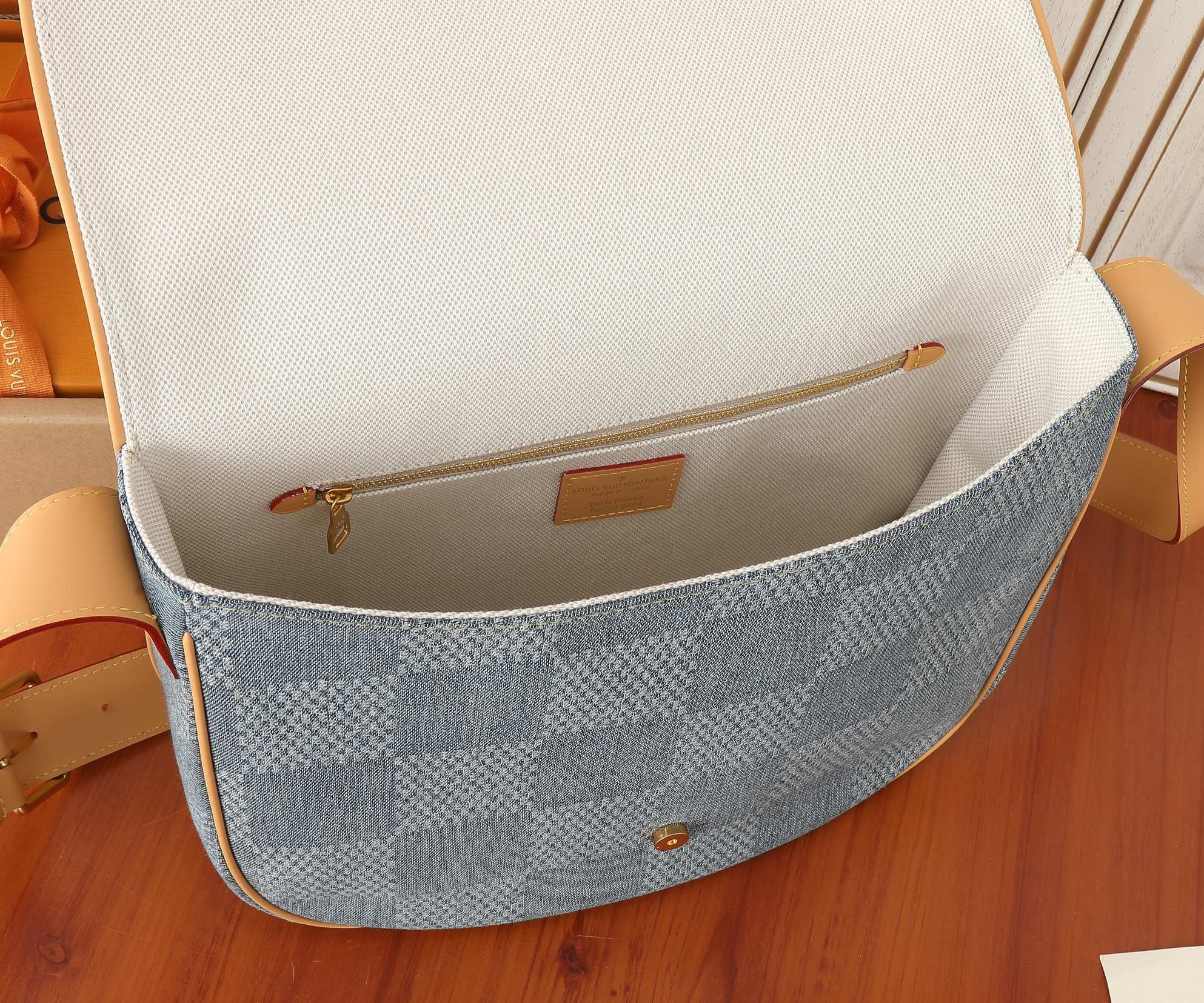 Louis Vuitton N40743 Montsouris Messenger MM Shoulder Bags Size 35*29*12cm