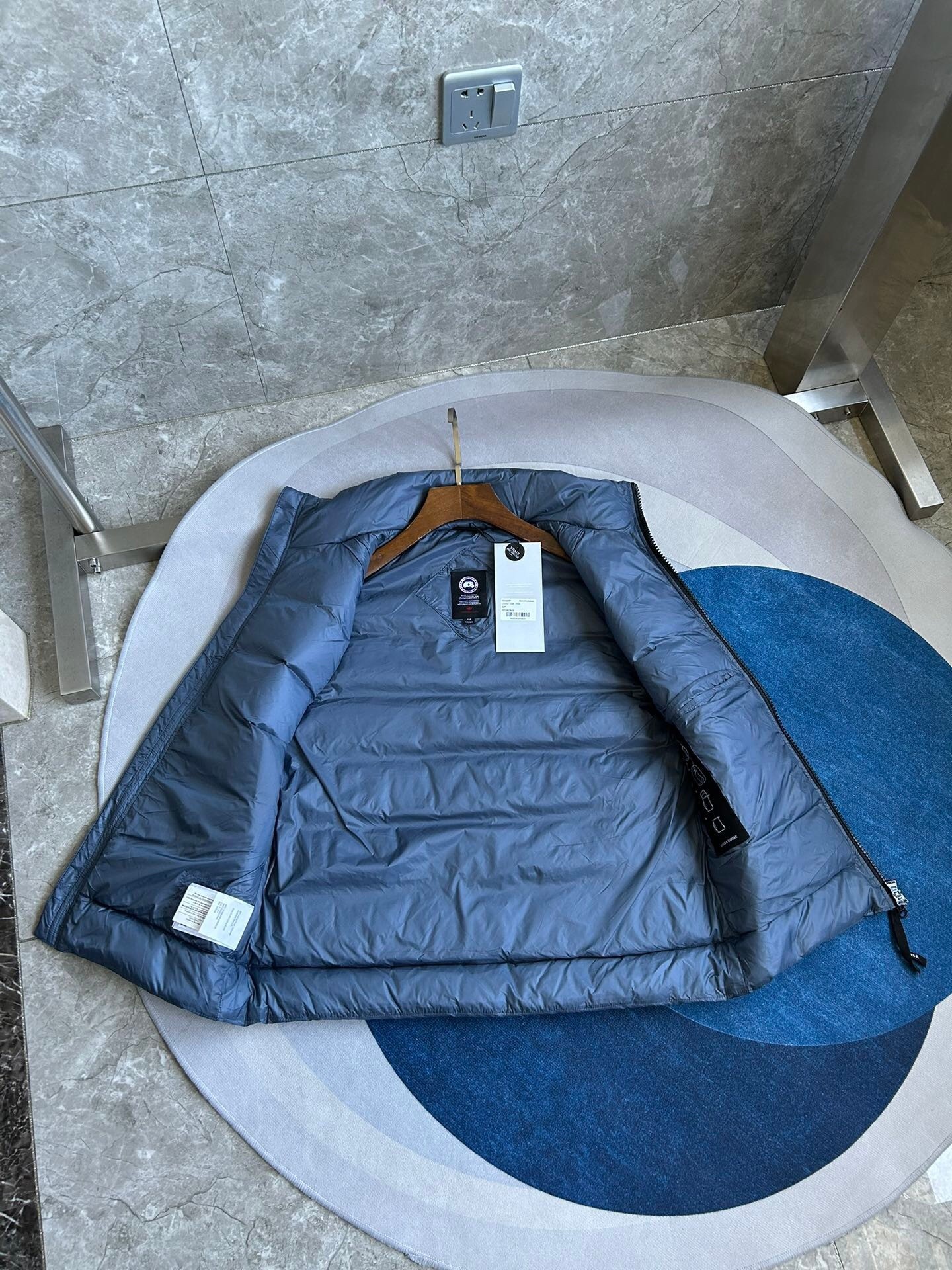 Canada Goose E2229 Crofton Vest-WD Men Winter Vest Size S-XXL