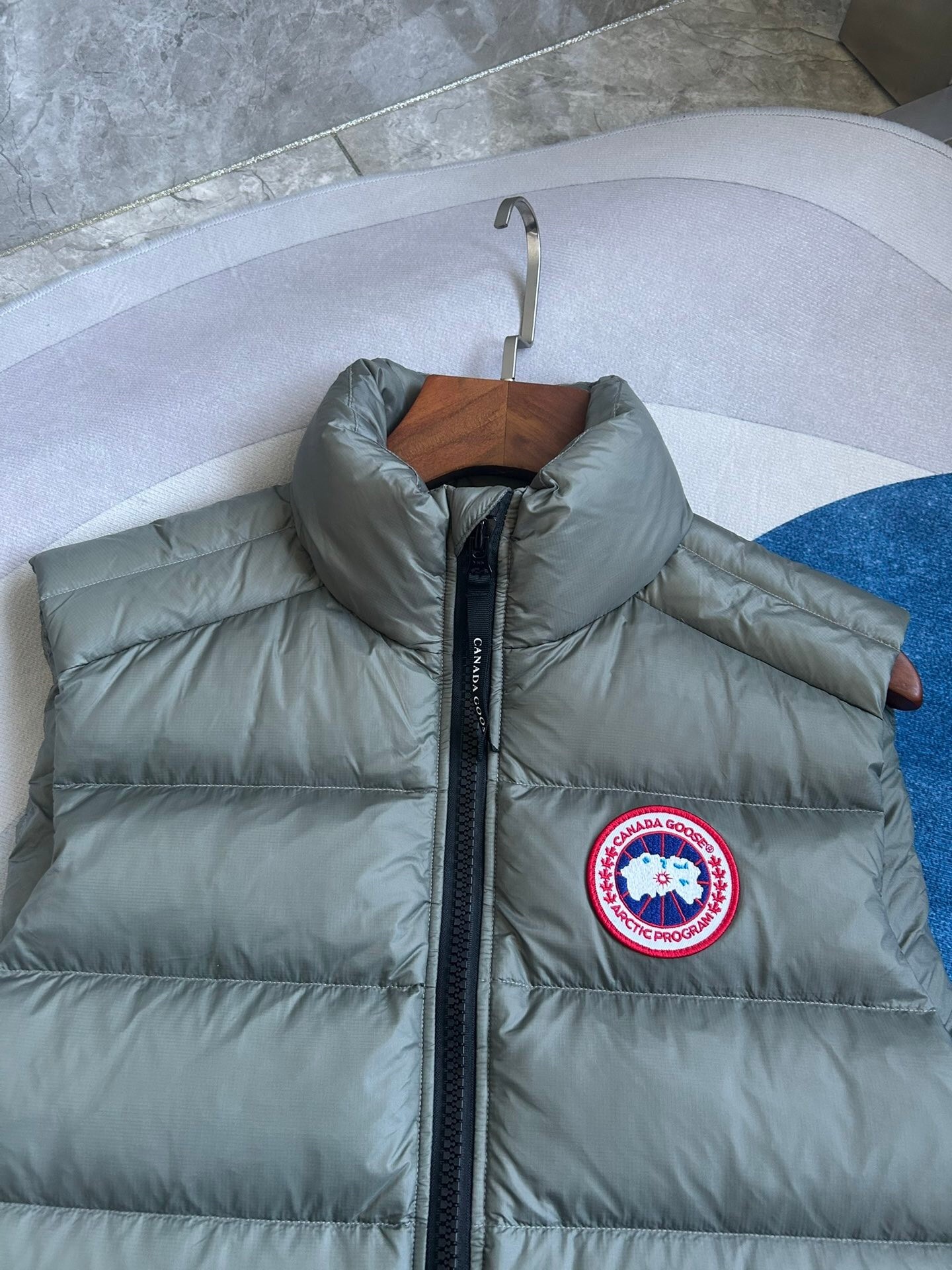 Canada Goose E2229 Crofton Vest-WD Men Winter Vest Size S-XXL