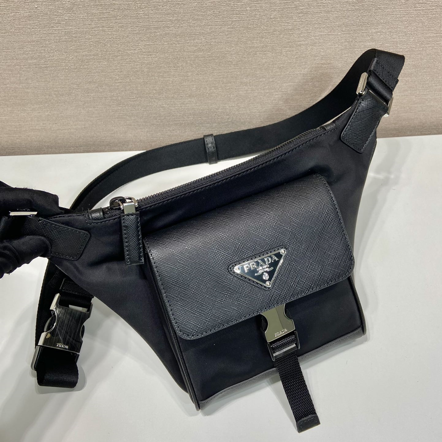 Prada 2VH160 Re-Nylon and Saffiano Leather Shoulder Bags Size 20*16*2.5cm