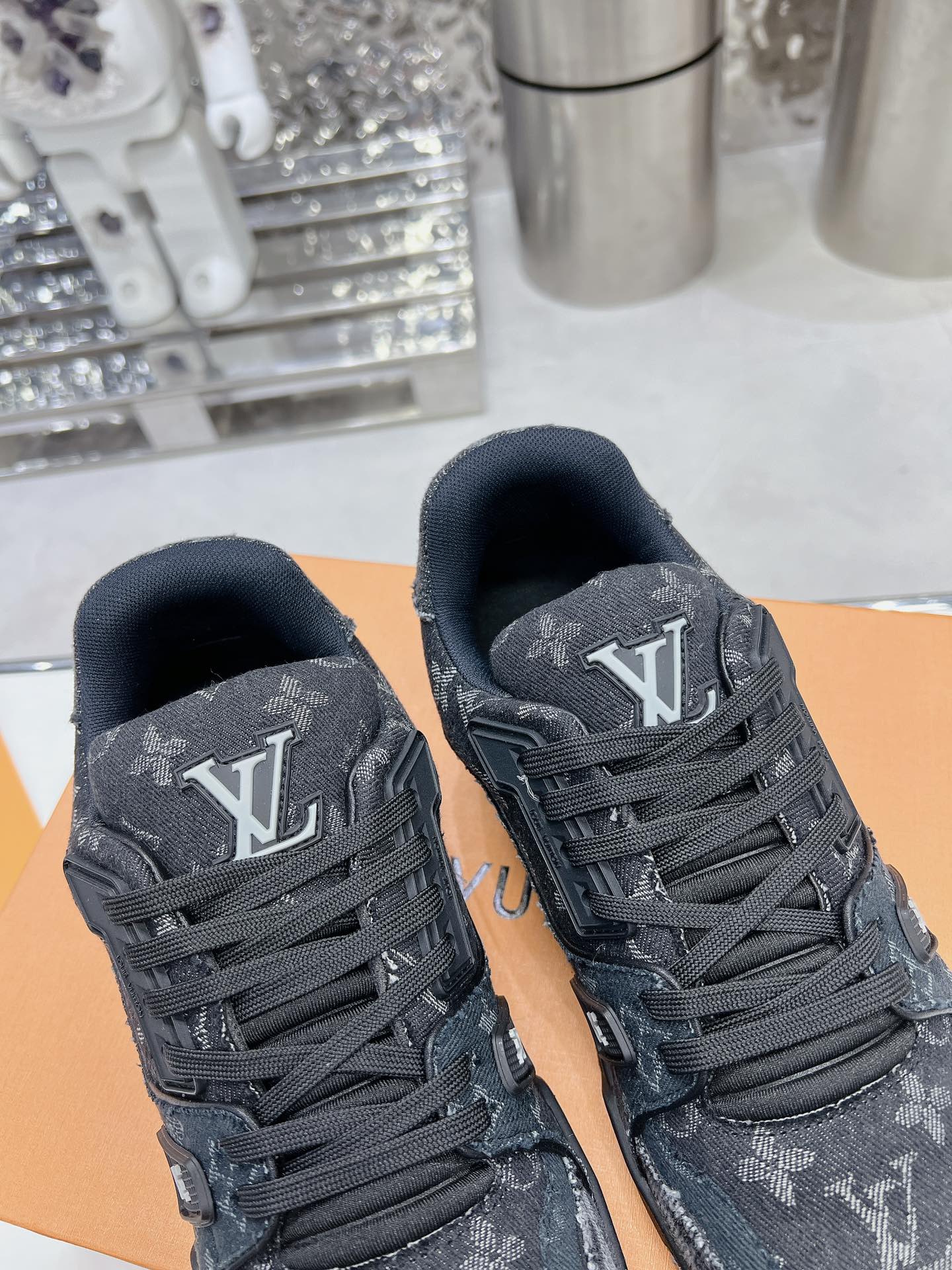 Louis Vuitton Trainer Sneaker size 36-46