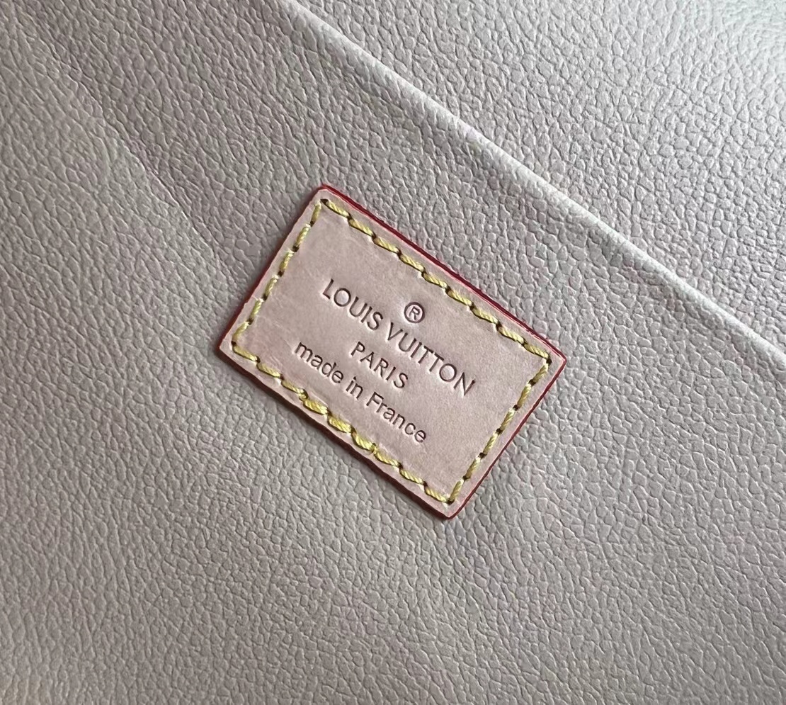 Louis Vuitton M42265 Women Shoulder Bags 24*18*14.5cm