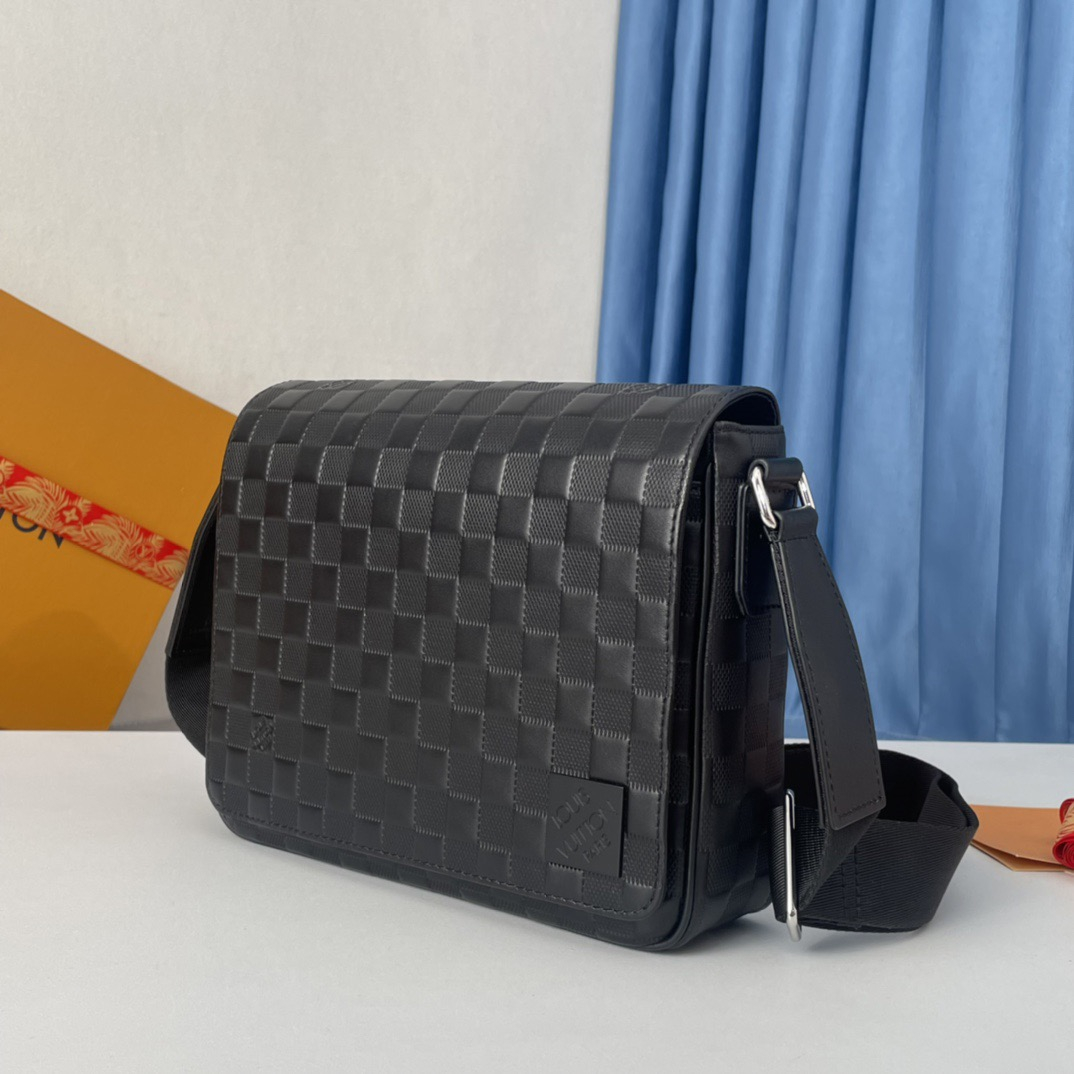 Louis Vuitton N42711 District Men Bags Size 26*20*7cm