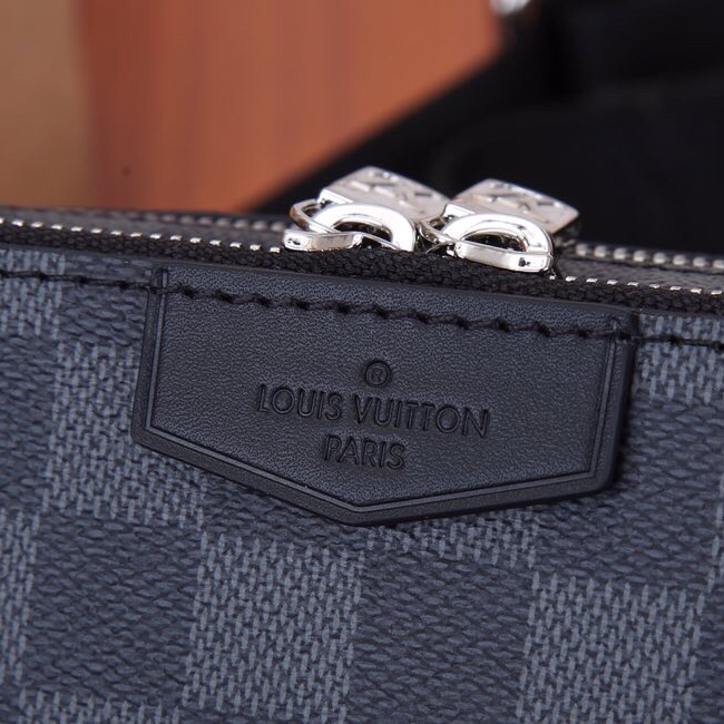 Louis Vuitton M60418 Men Shoulder Bags 18.5*11*6.5cm