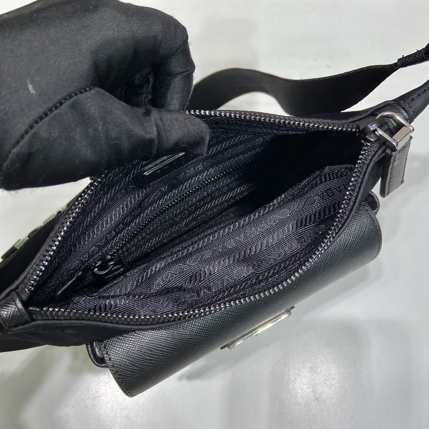 Prada 2VH160 Re-Nylon and Saffiano Leather Shoulder Bags Size 20*16*2.5cm