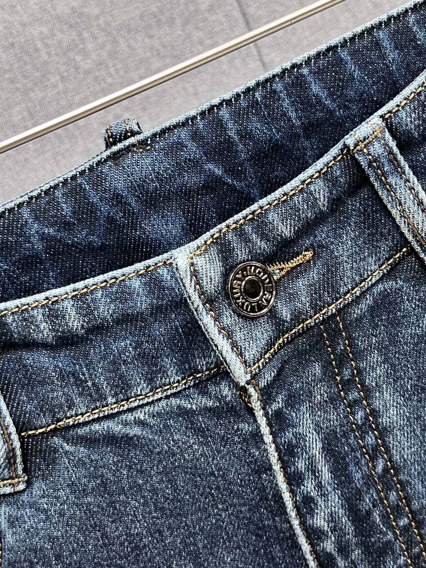 Valentino Jeans Men Size 29-38