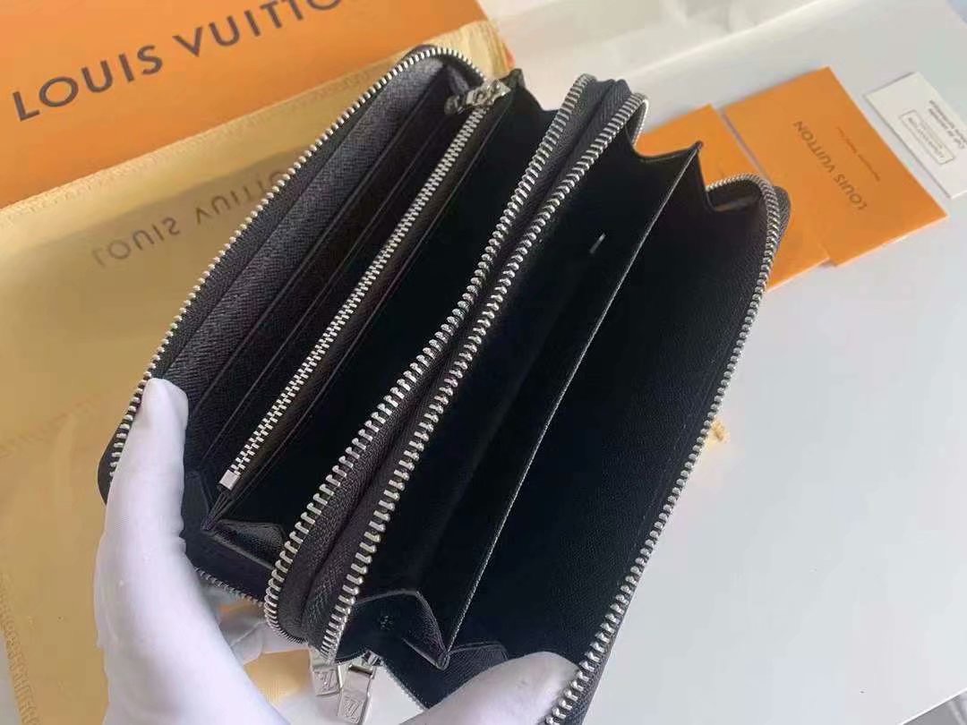 Louis Vuitton Men Wallet M61723 19*10*4cm