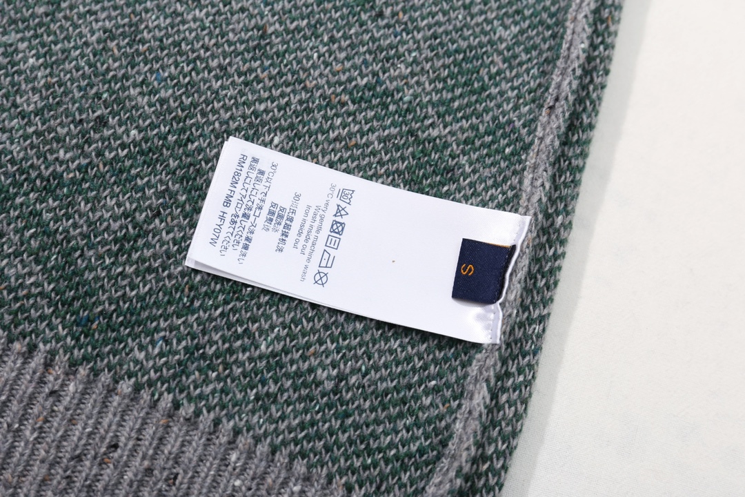 Louis Vuitton Unisex Sweatshirt Size S-XL