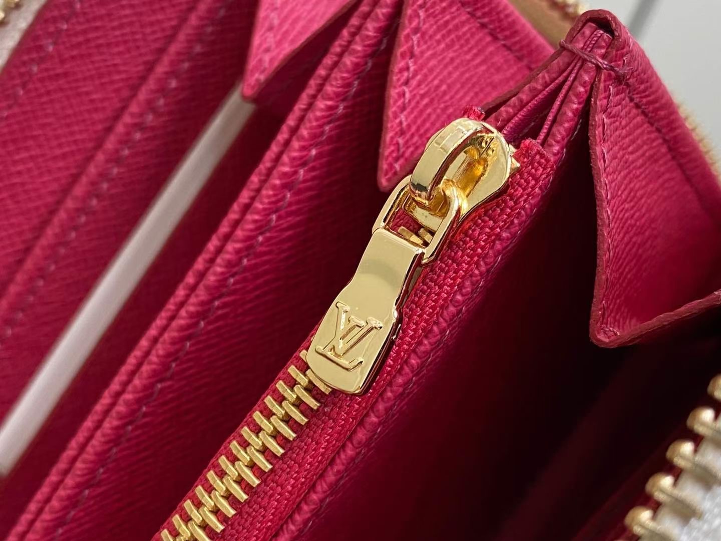 Louis Vuitton Women Wallet M13992 19.5*10.5*2.5cm