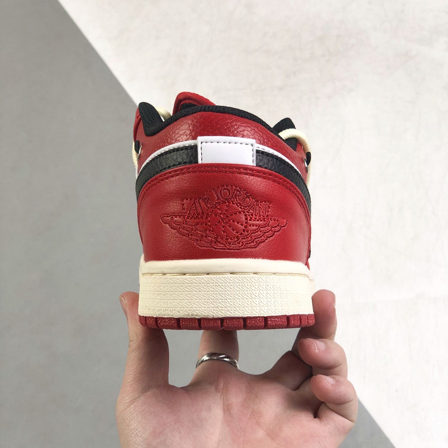 Nike Air Jordan 1 x OFF White Low Top Sneakers Shoes Gr. 36-46