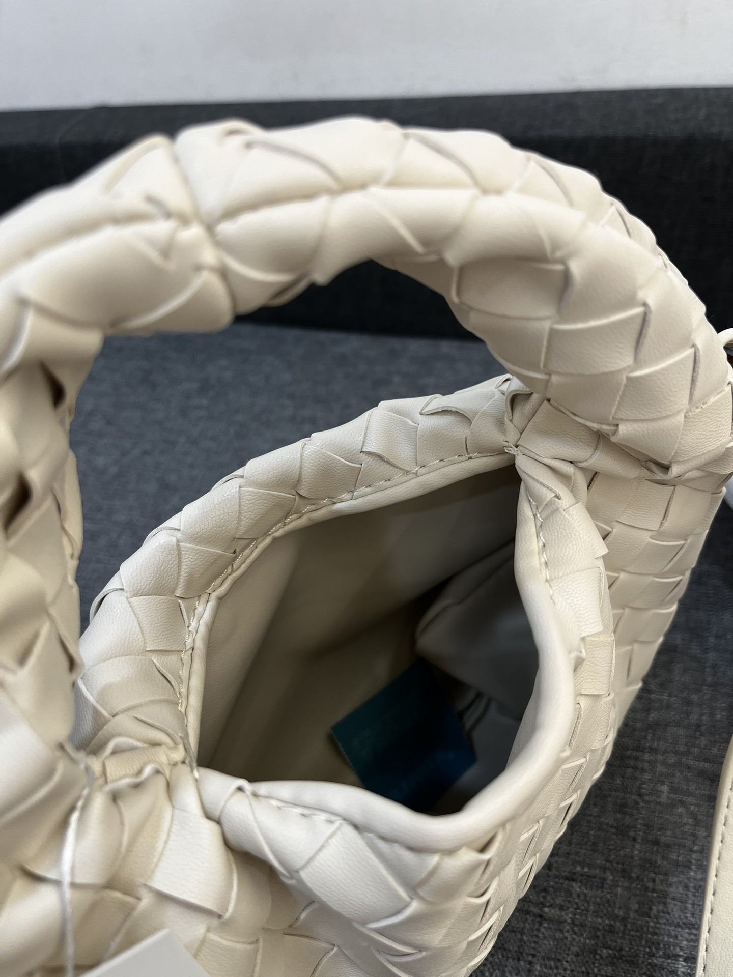 Bottega Veneta HO Shoulder Bags 28*17cm