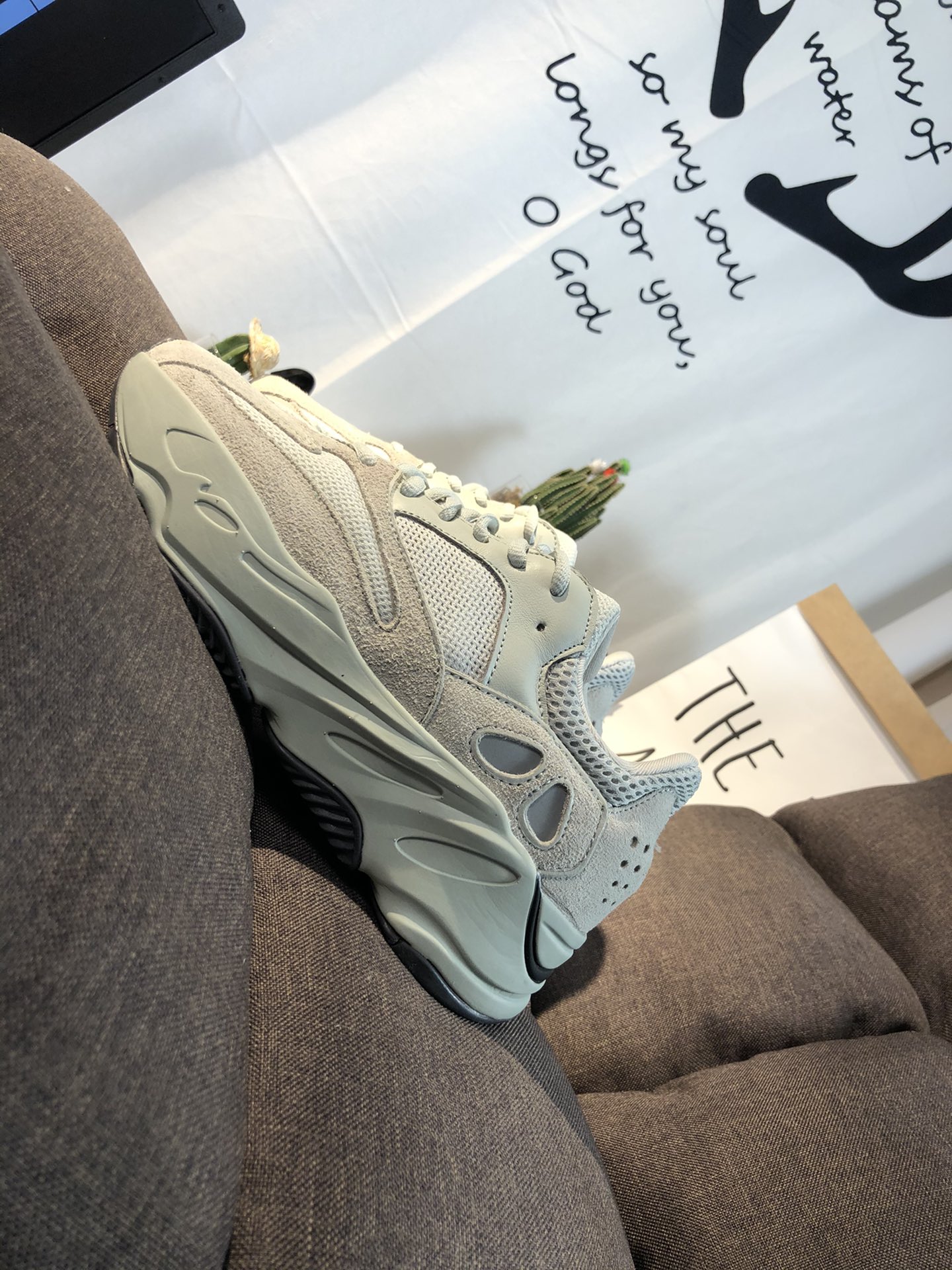 Yeezy 700 Boost Mens/Women's Sneakers Shoes 36 - 45