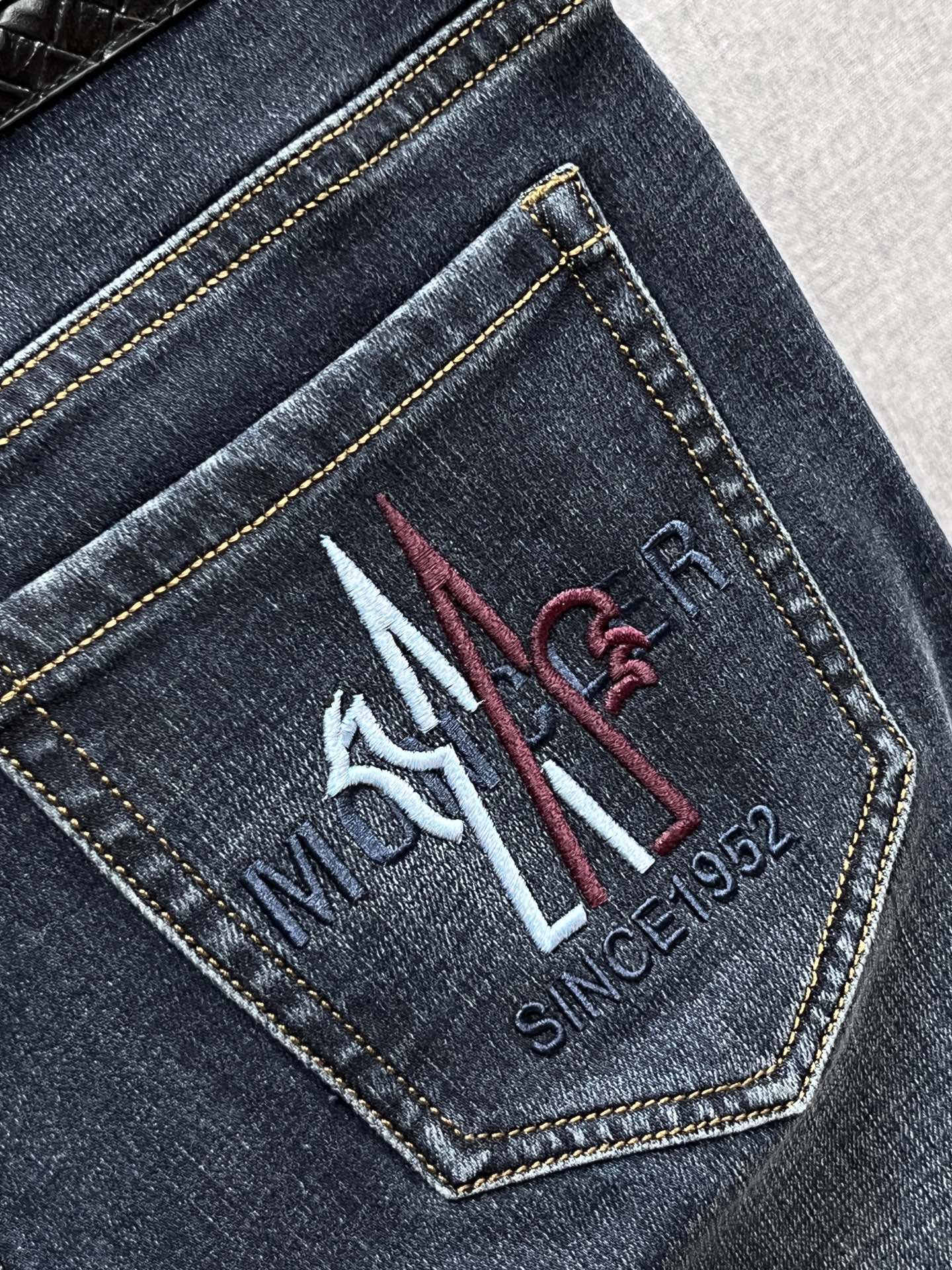 Moncler Jeans Men Size 29-38