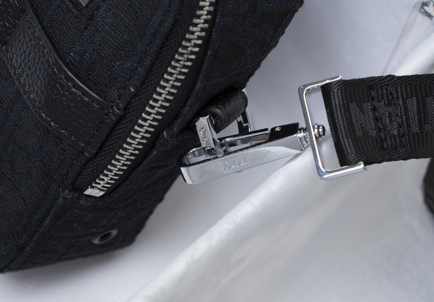 Dior Mens Shoulder Bags 22*15*5cm