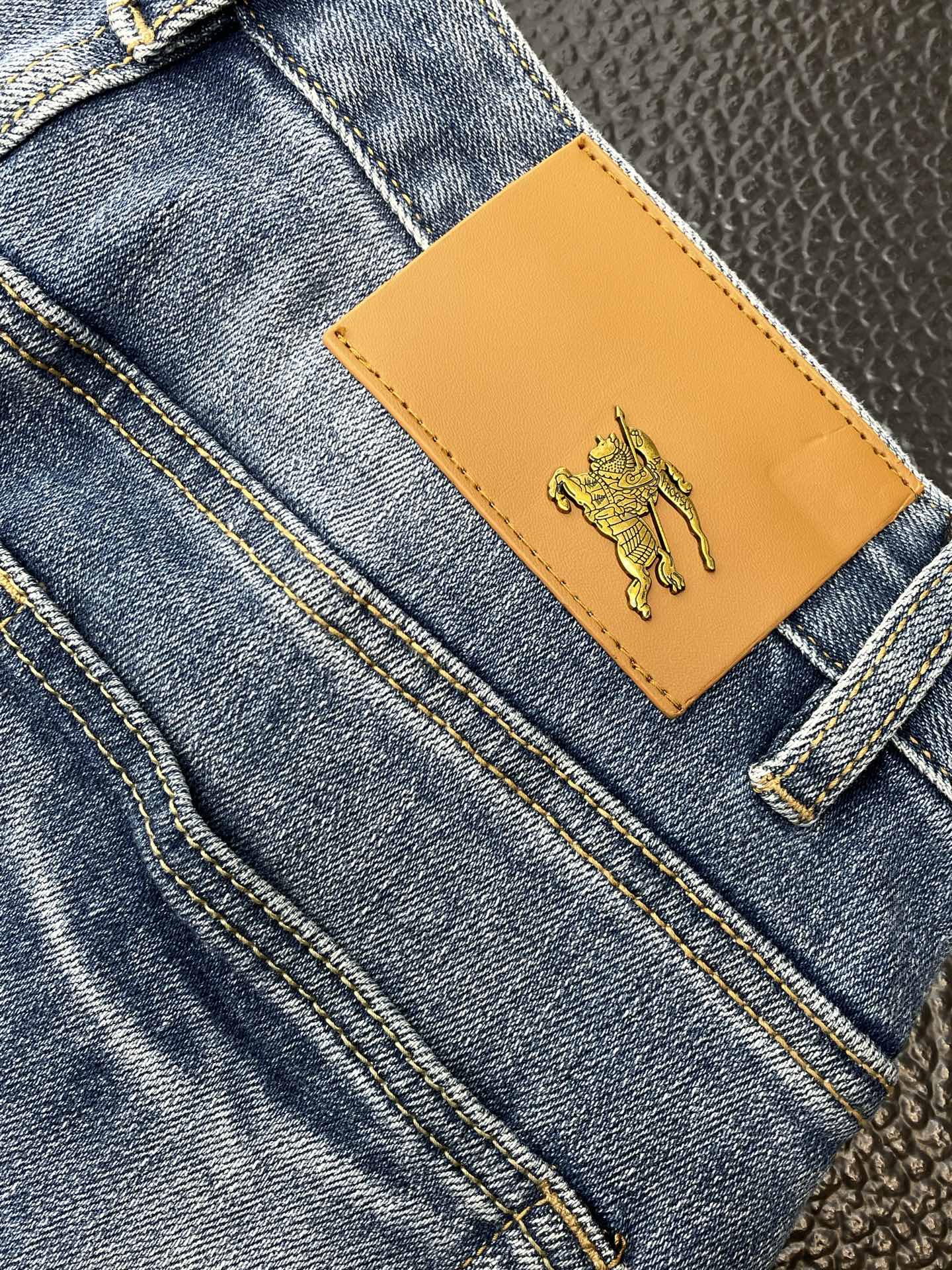 Burberry Jeans Men Size 28-38