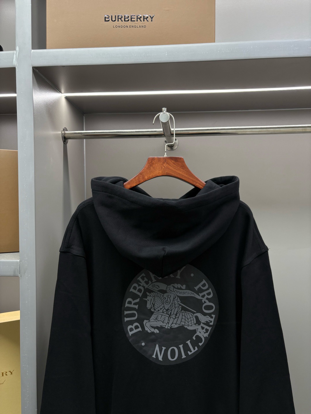 Burberry Unisex Sweatshirt Size S-XXL