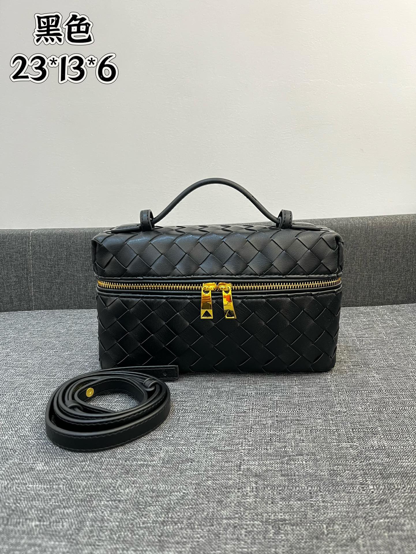 Bottega Veneta Vanity Case Shoulder Bags 24*13*6cm