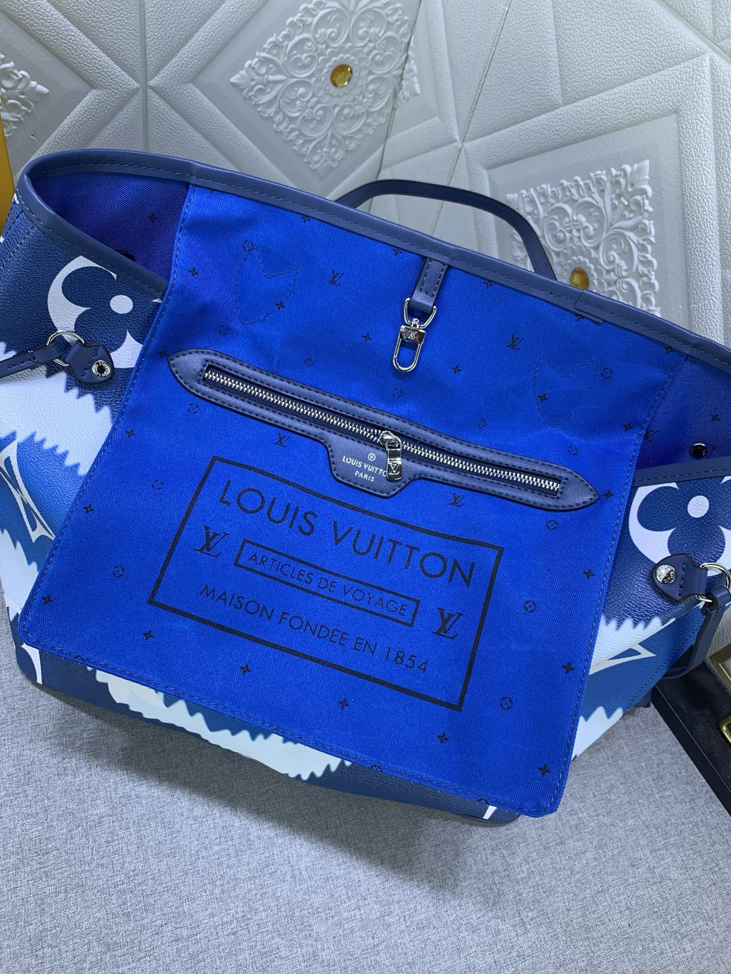 Louis Vuitton Shopping Bags 31*28.5*17cm