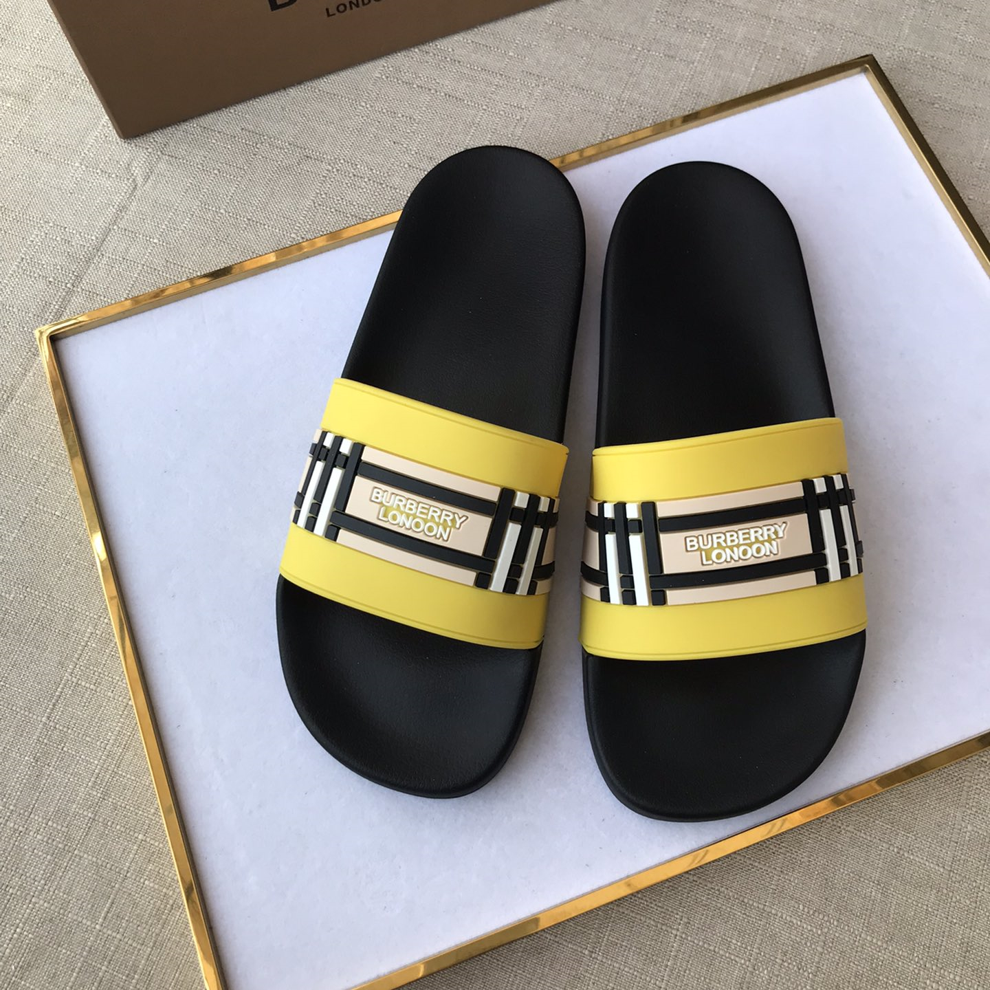 Burberry Mens Women Sandals Gr. 36-46