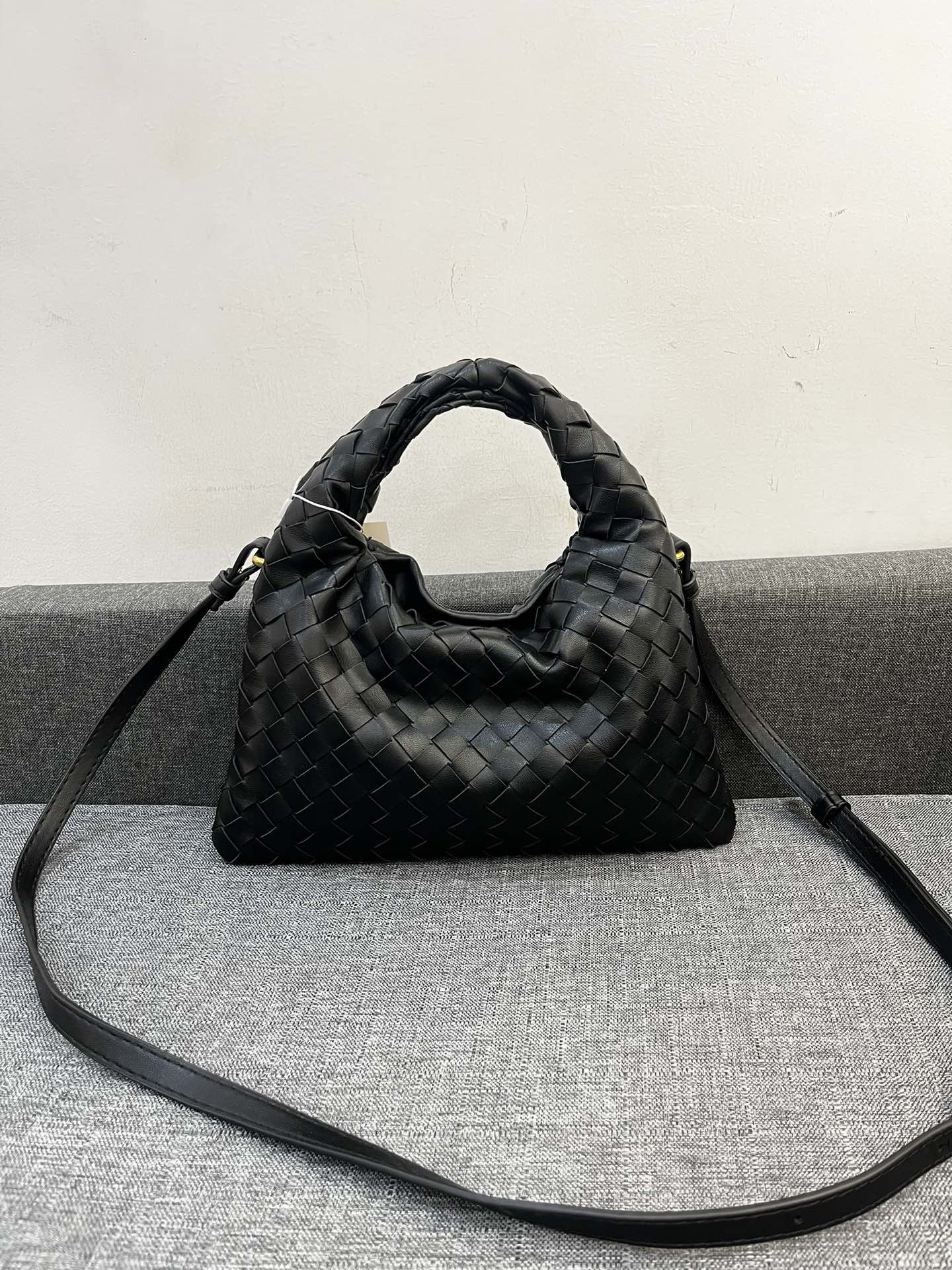 Bottega Veneta HO Shoulder Bags 28*17cm