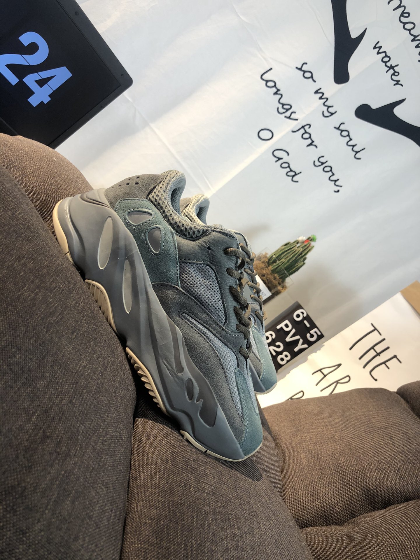 Yeezy 700 Boost Mens/Women's Sneakers Shoes 36 - 45