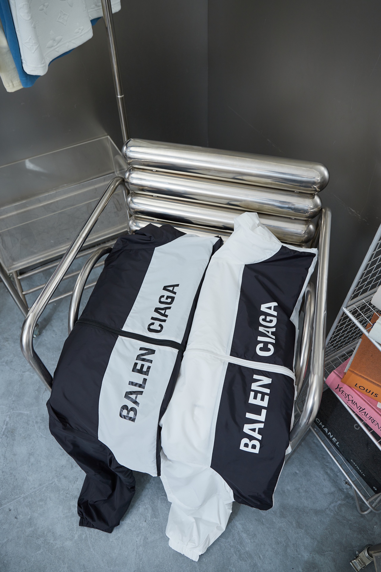 Balenciaga Waterproof jacket Size S-XL