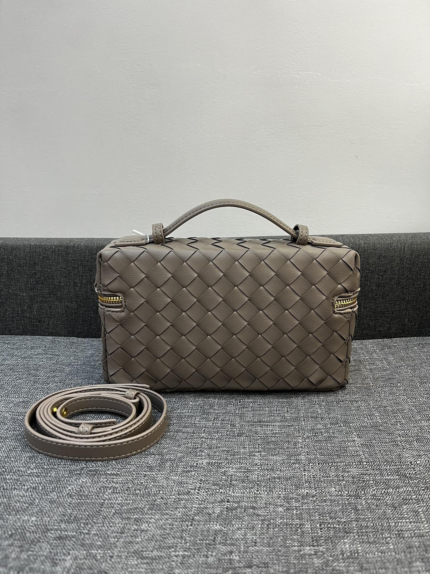 Bottega Veneta Vanity Case Shoulder Bags 24*13*6cm