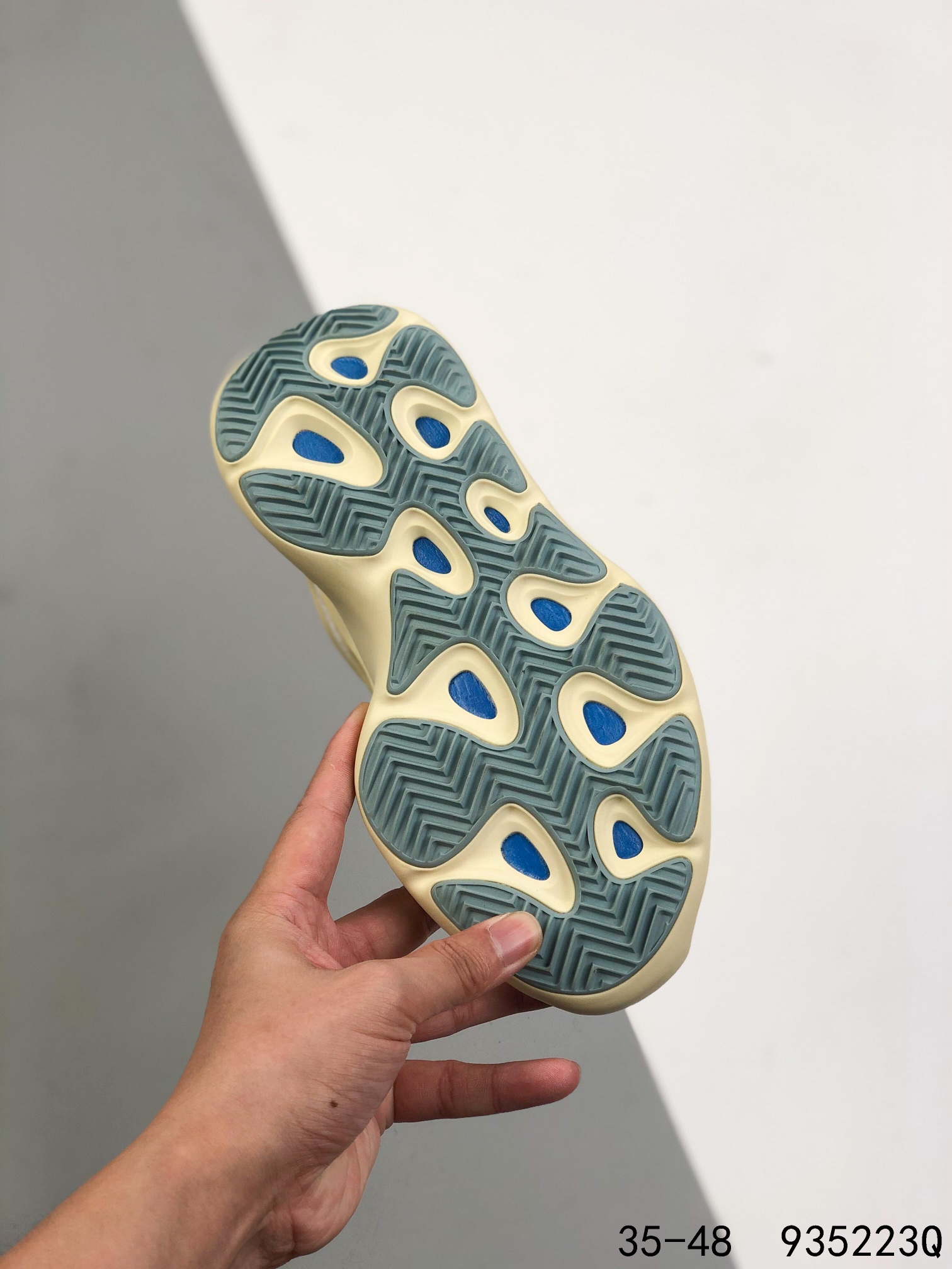 Yeezy 700 V3 Mens/Women's Sneakers Shoes 35 - 48