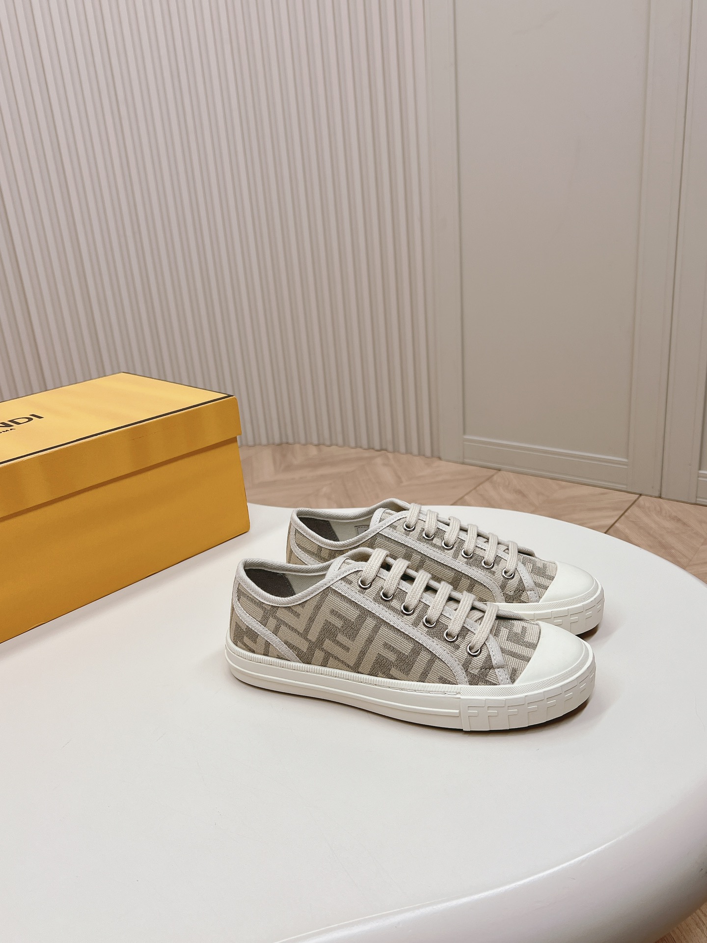 Fendi 2024ss New arrival Sneaker Size 36-40