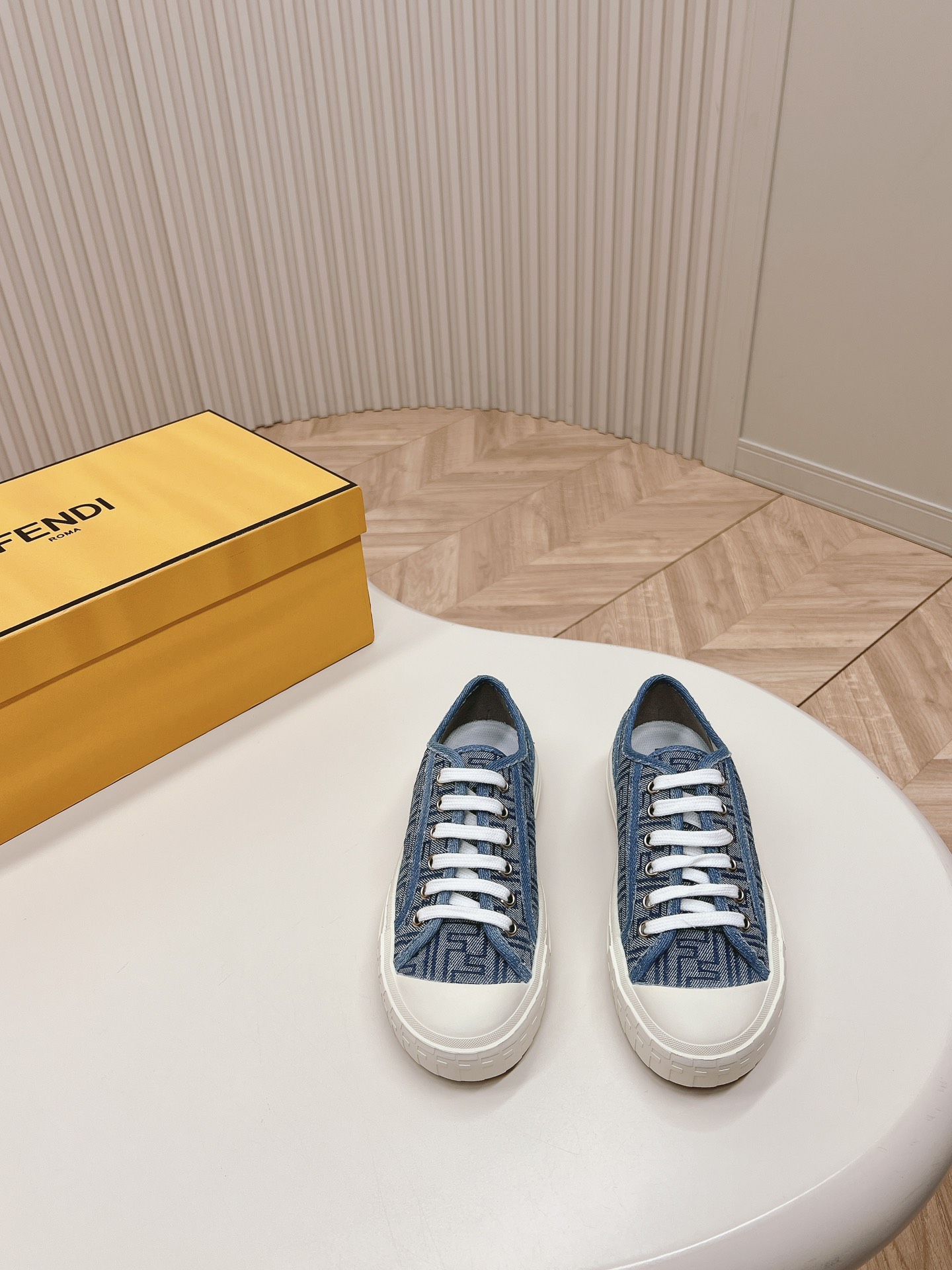 Fendi 2024ss New arrival Sneaker Size 36-40