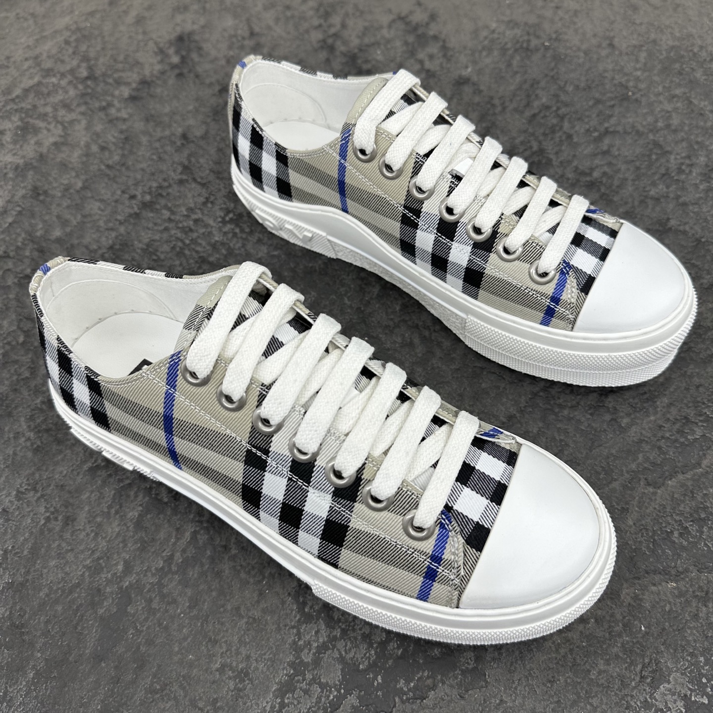 Burberry Sneaker Size 36-45