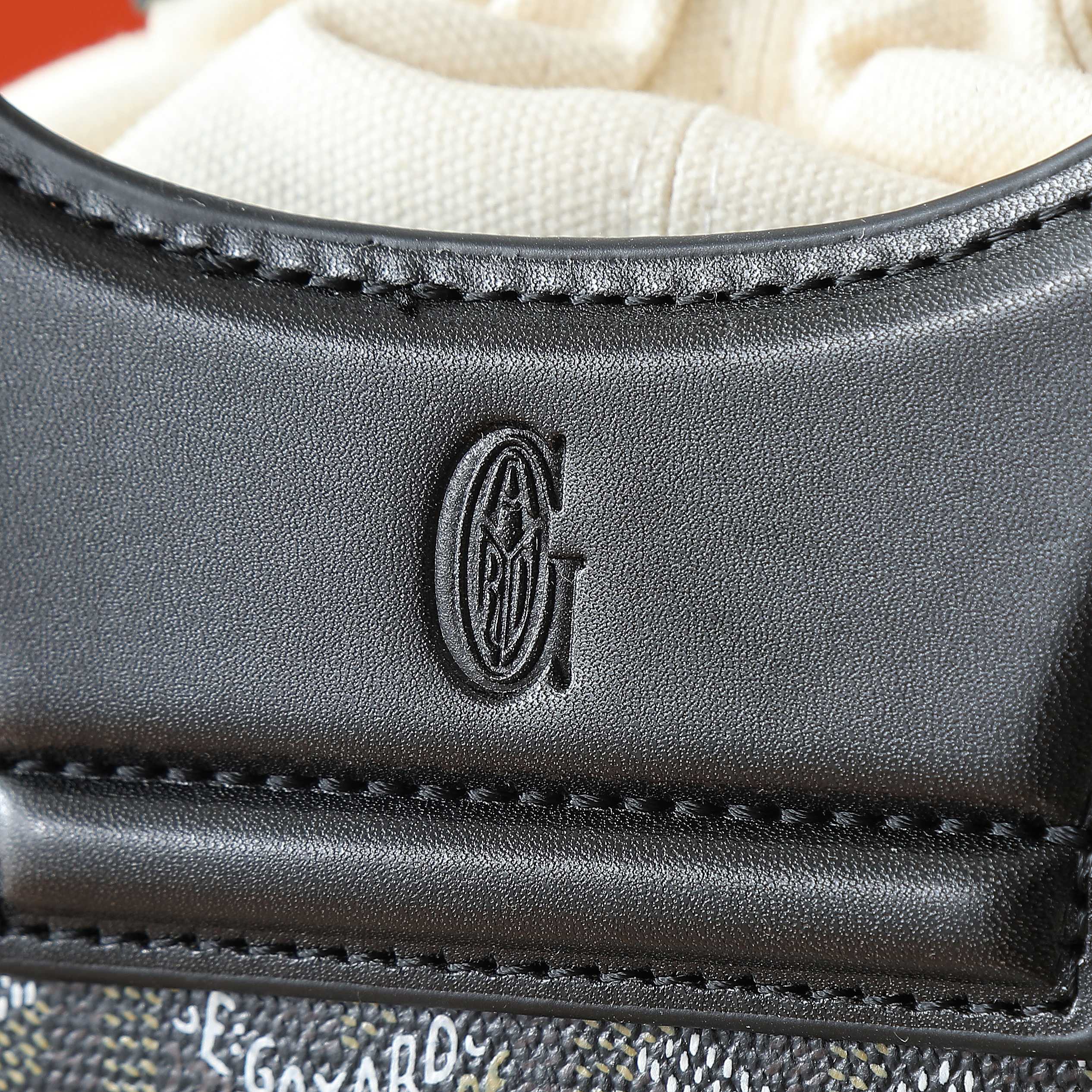 Goyard Beluga Shoulder Bags Size 23*18.5*8cm