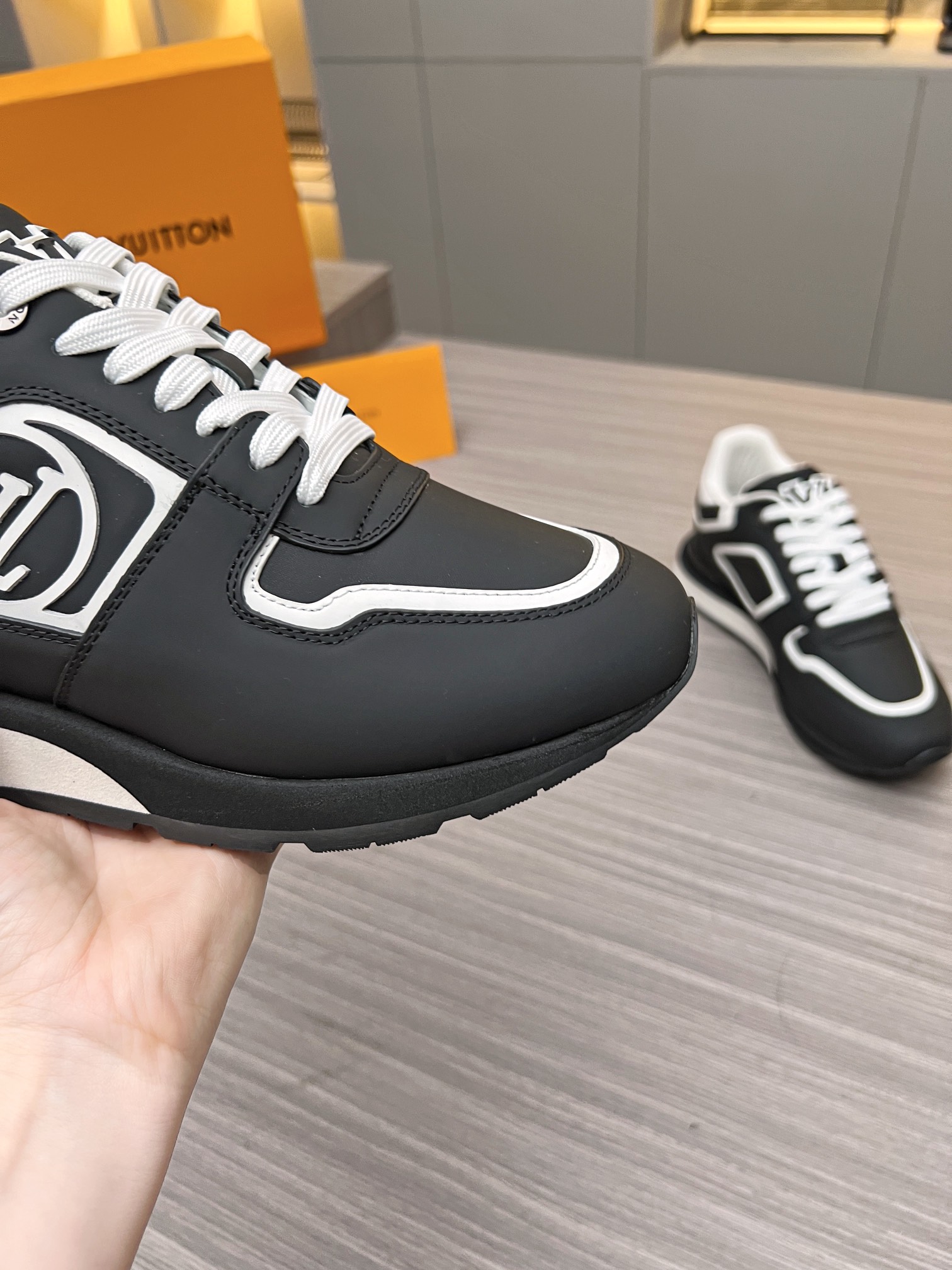 Louis Vuitton 2024ss Runaway Sneaker Size 40-46