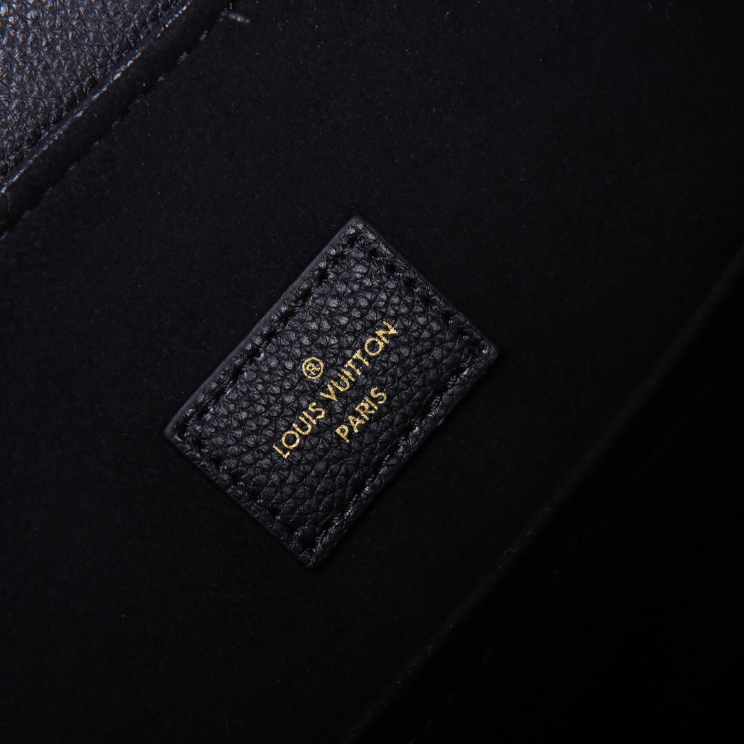 Louis Vuitton Monogram Embossed Backpack Bags 20*22*14cm