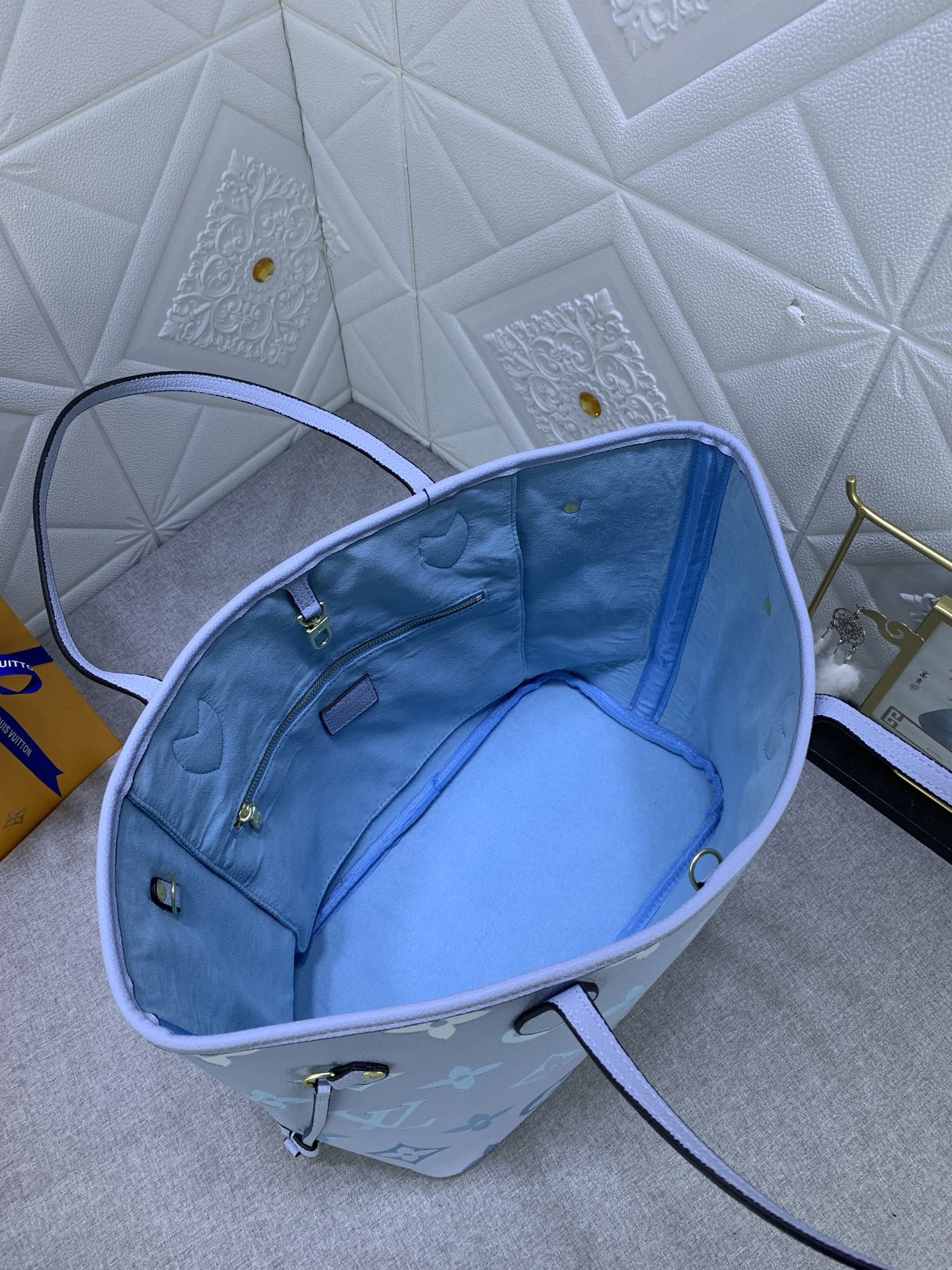 Louis Vuitton Shopping Bags 32*29*17cm