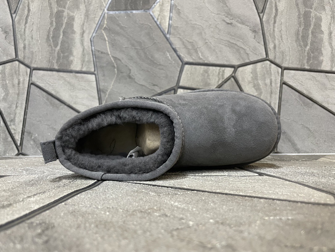 UGG Women Boots Size 35-40