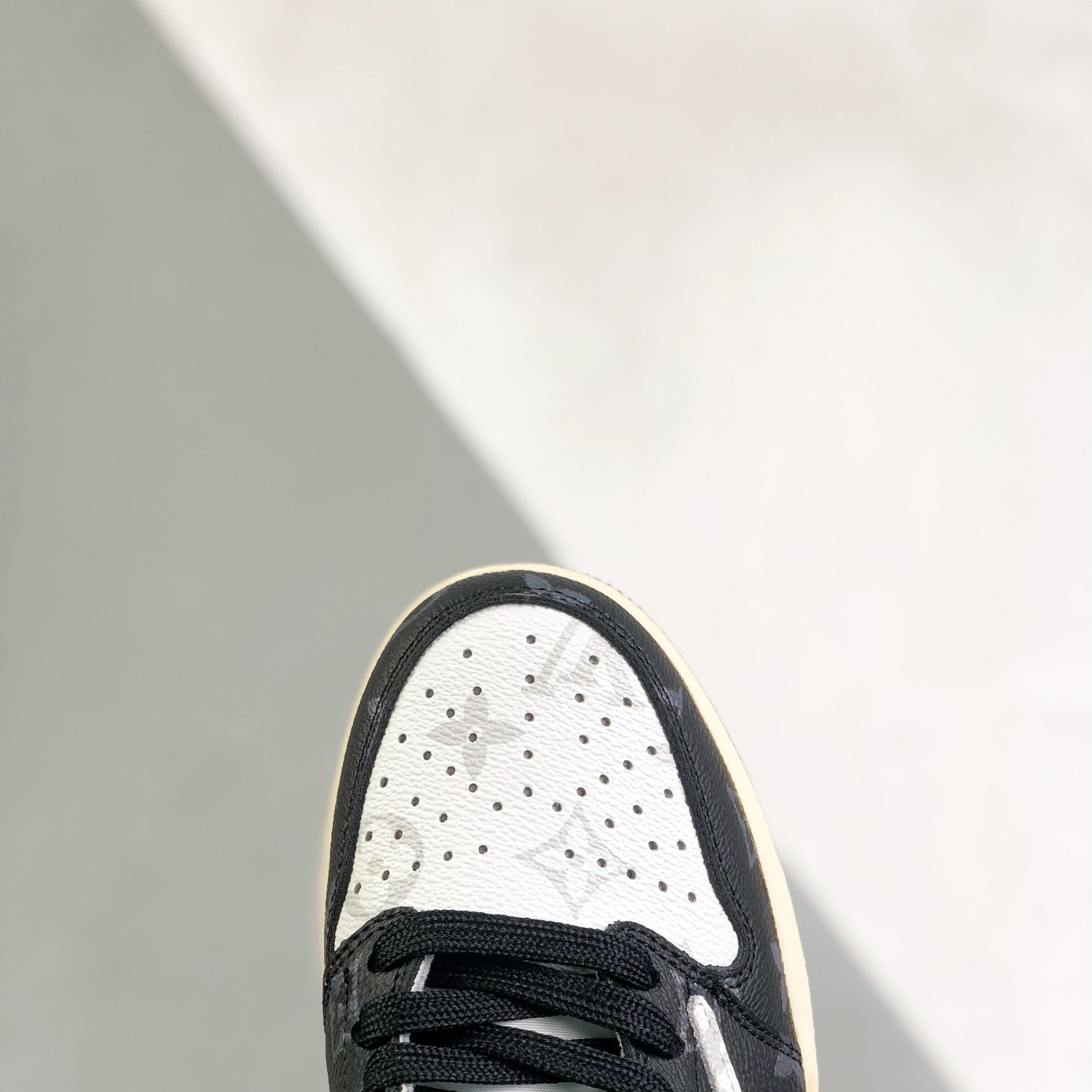 Nike Air Jordan 1 x Travis Scott Low Top Sneaker Shoes Gr. 36-46