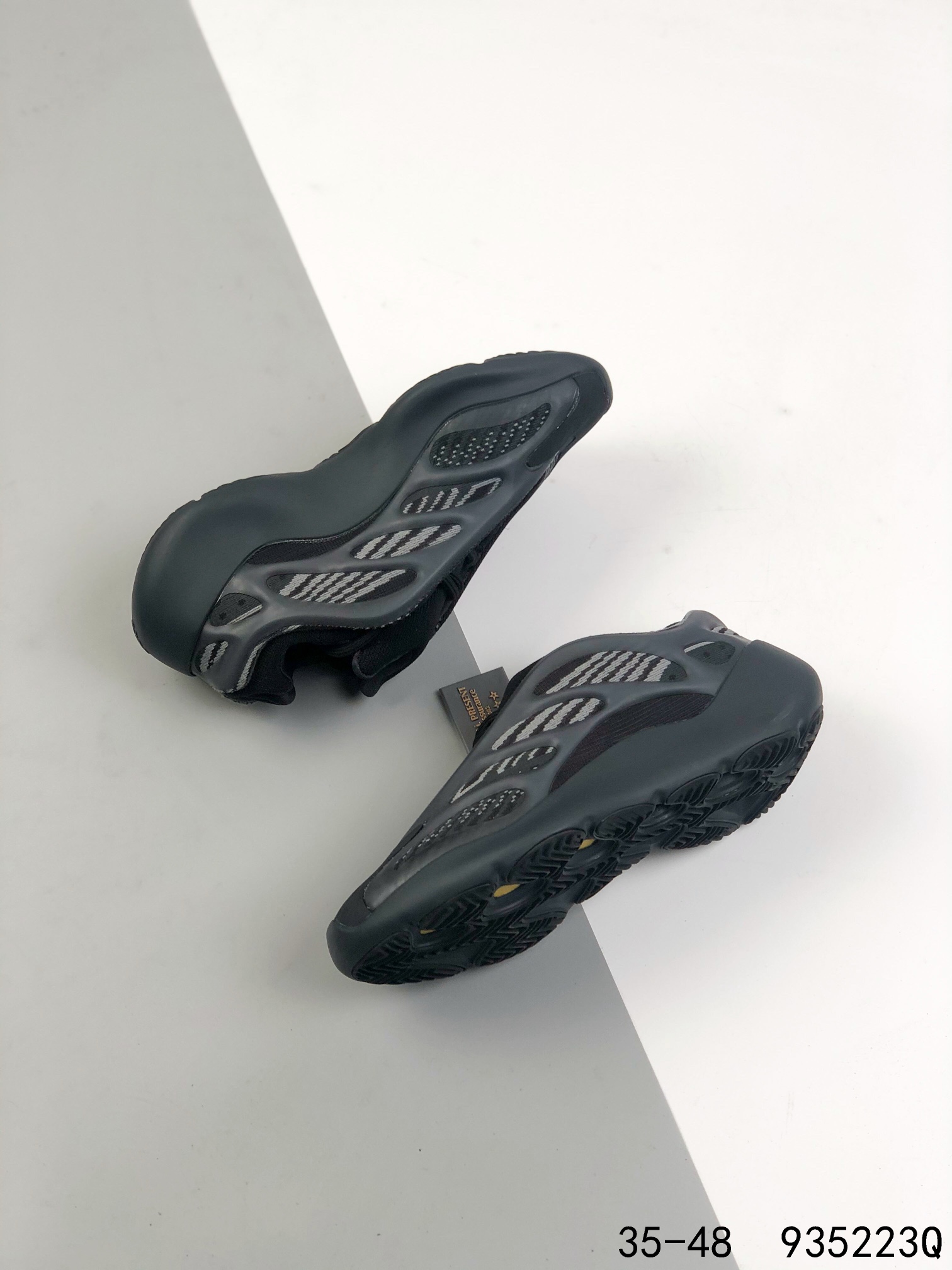 Yeezy 700 V3 Mens/Women's Sneakers Shoes 35 - 48