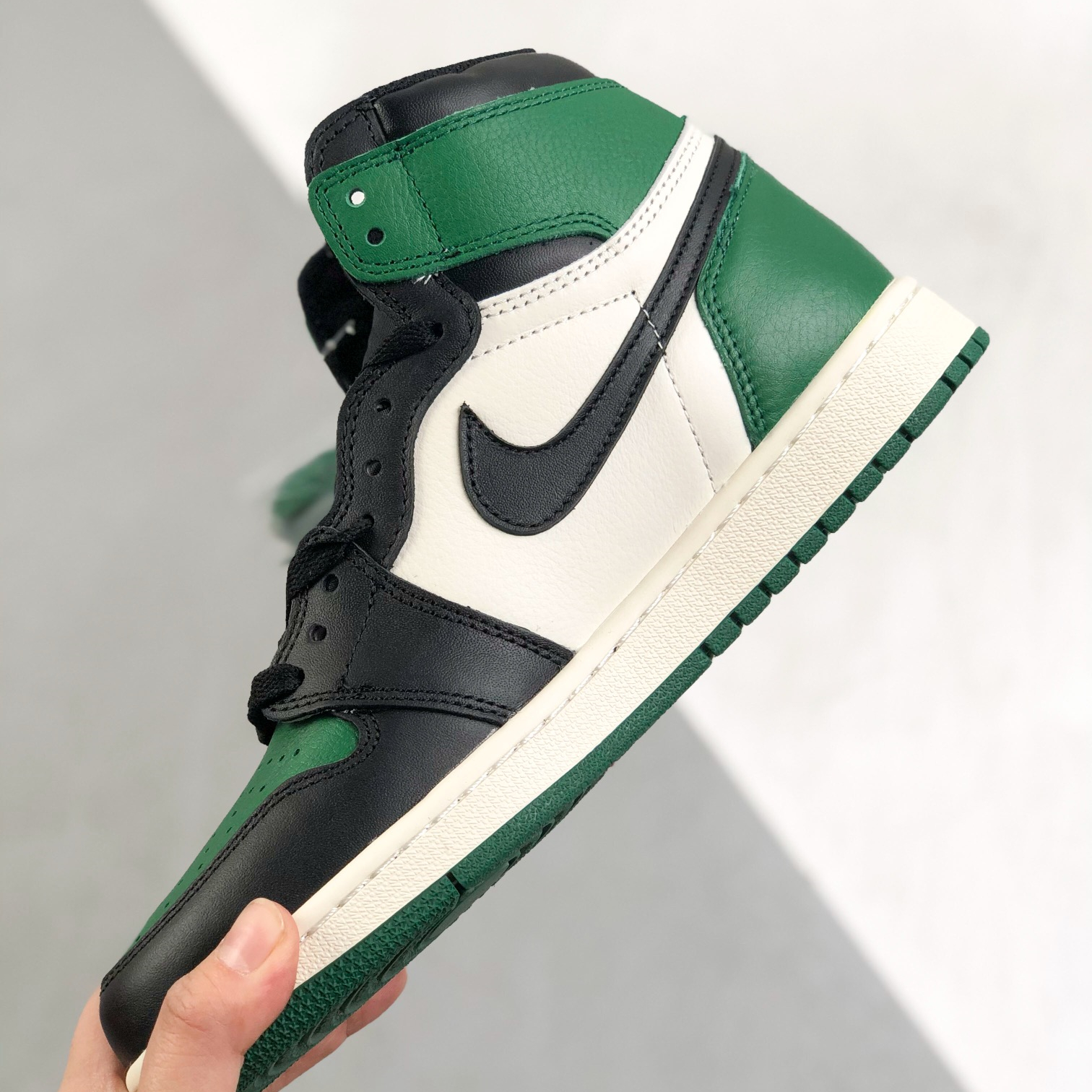 Nike Air Jordan 1 High Top Sneakers Shoes Gr. 36-46