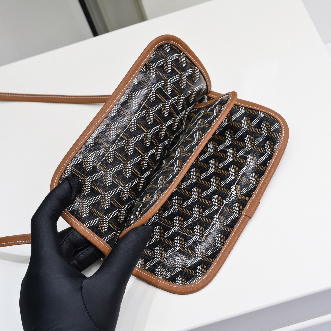 Goyard Shoulder Bags Size 20.5*14*2cm