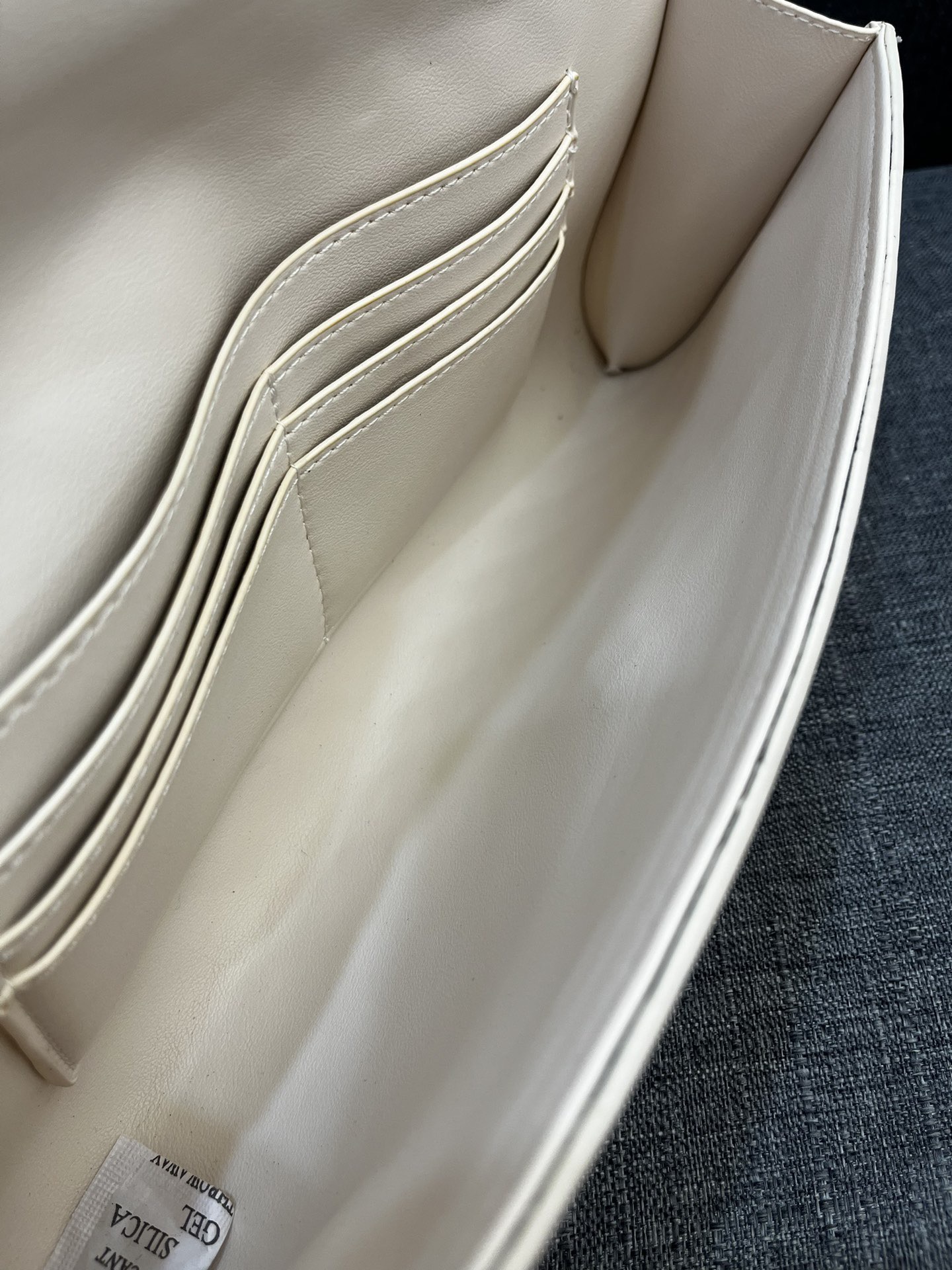 Bottega Veneta Andiamo Clutch 30*13*4cm